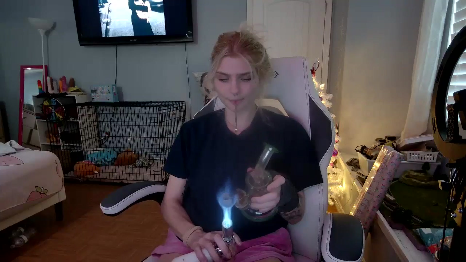 Gallery image thumbnail from DuckChan0's myfreecams stream on, 12/05/2024, 16:39 image 9 of 20
