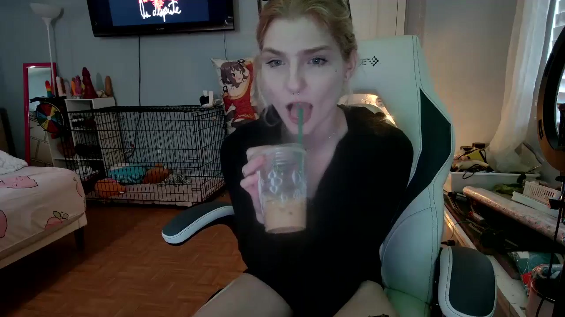 Gallery image thumbnail from DuckChan0's myfreecams stream on, 12/07/2024, 17:19 image 5 of 20