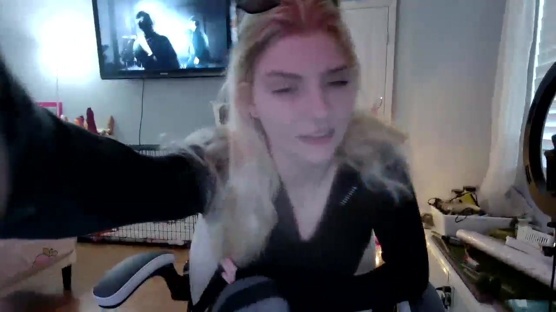 Gallery image thumbnail from DuckChan0's myfreecams stream on, 12/07/2024, 17:19 image 7 of 20