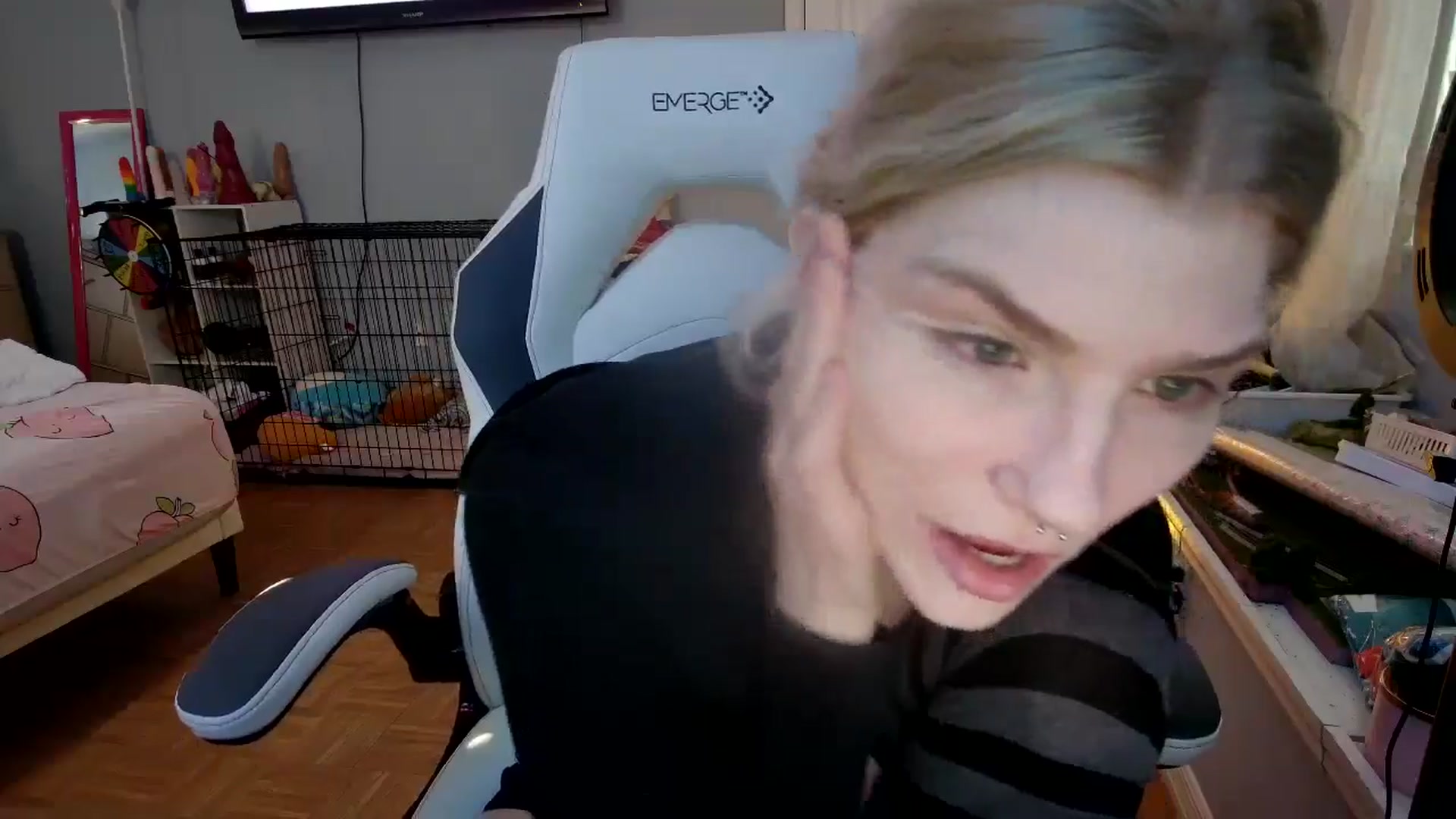 Gallery image thumbnail from DuckChan0's myfreecams stream on, 12/07/2024, 17:19 image 2 of 20