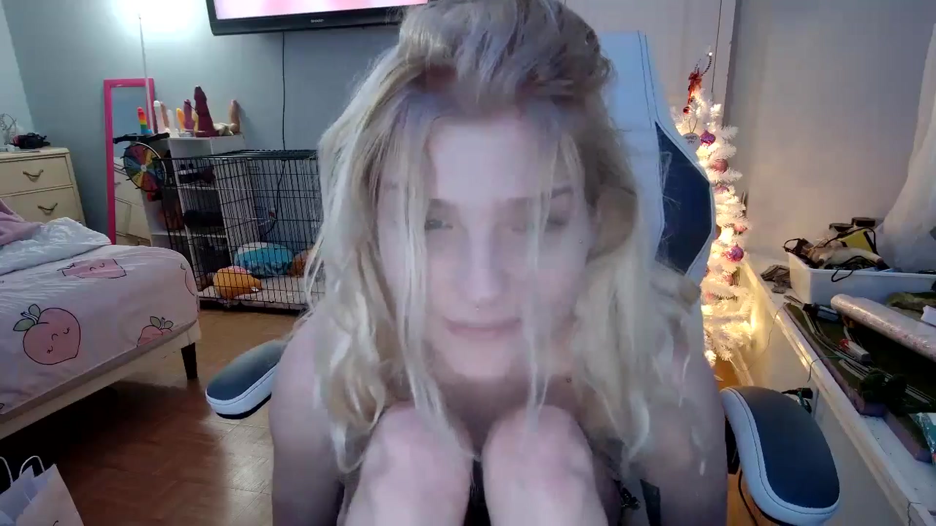 Gallery image thumbnail from DuckChan0's myfreecams stream on, 12/07/2024, 19:01 image 12 of 20