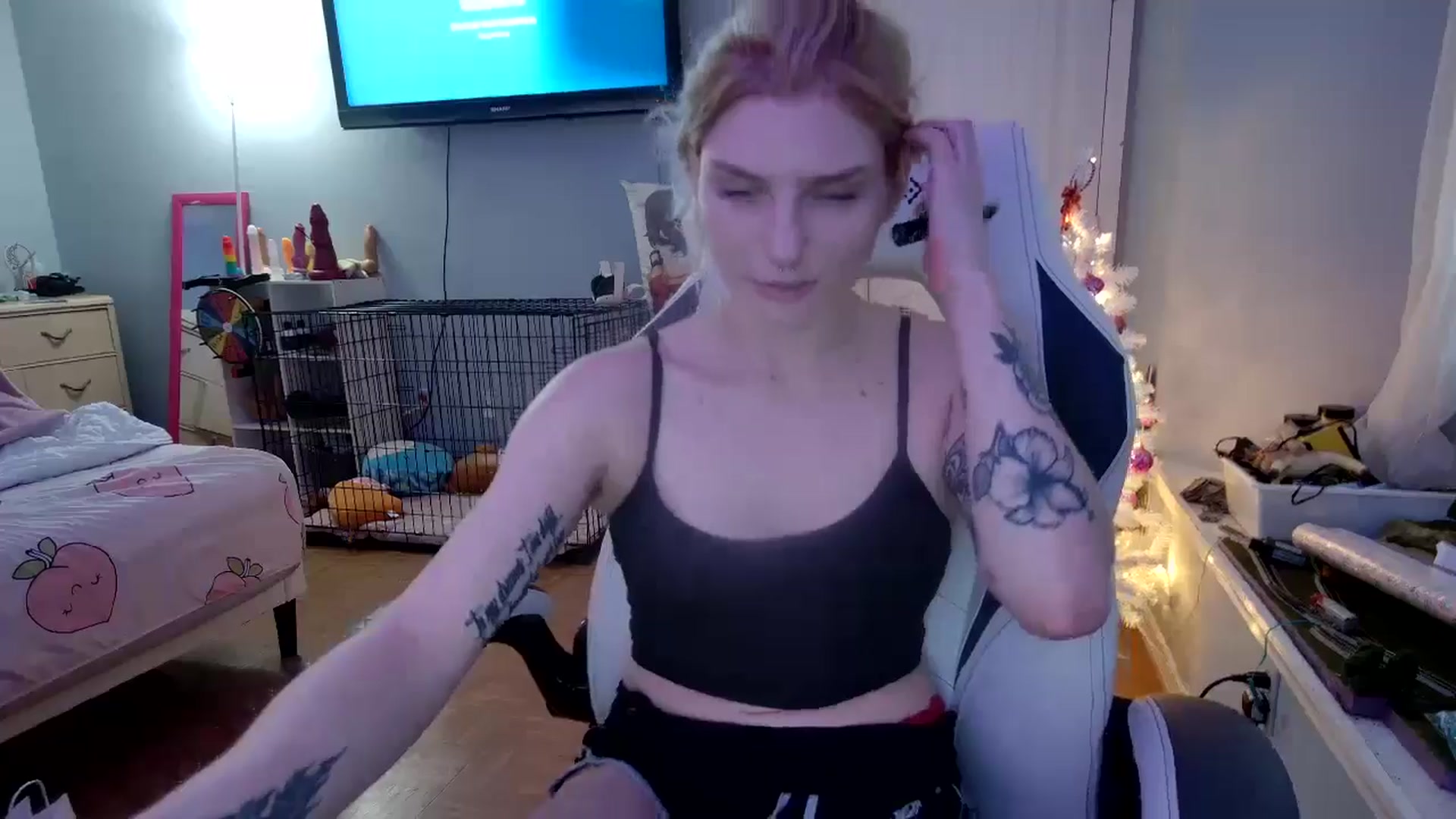 Gallery image thumbnail from DuckChan0's myfreecams stream on, 12/07/2024, 19:01 image 9 of 20