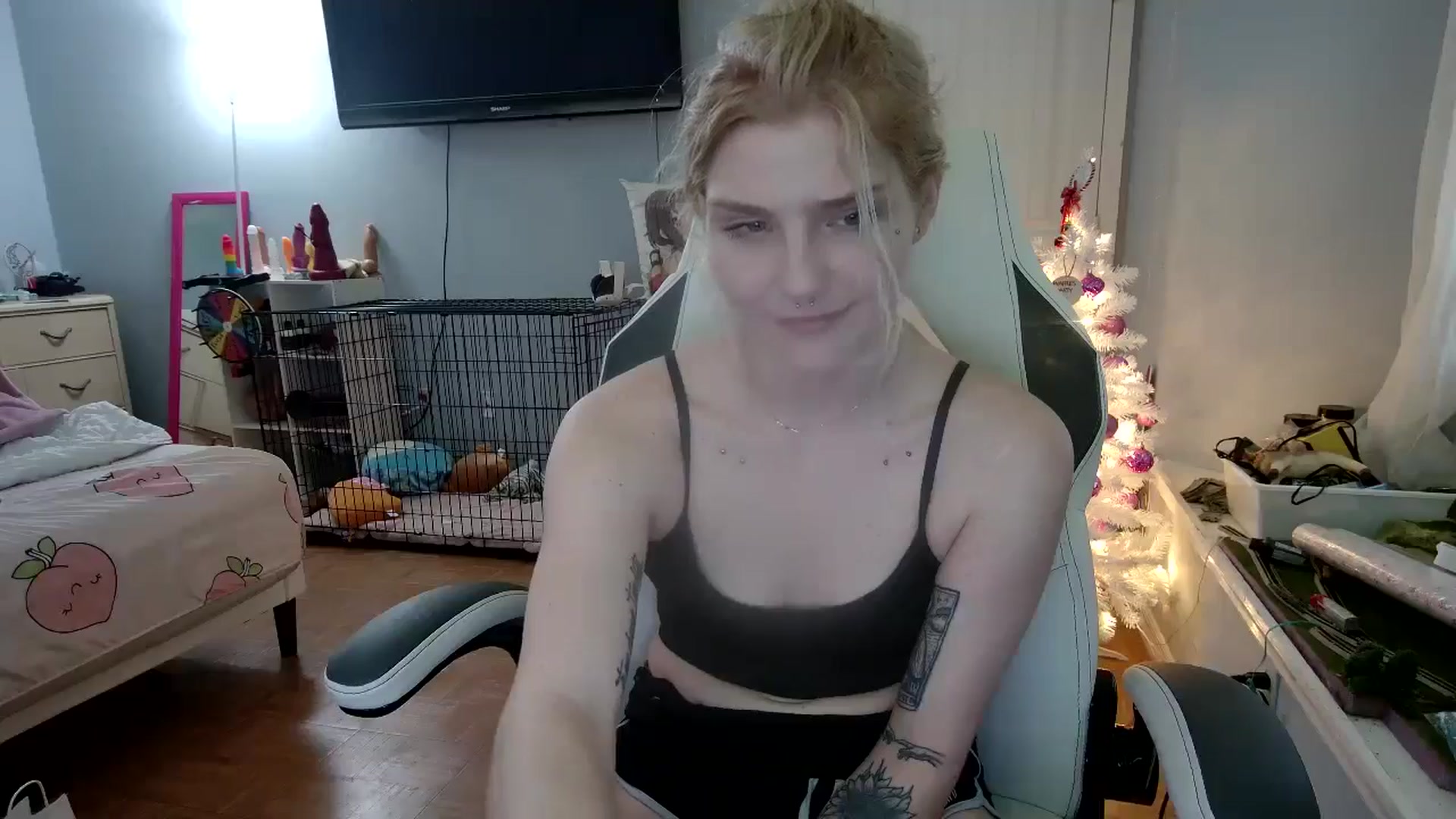 Gallery image thumbnail from DuckChan0's myfreecams stream on, 12/07/2024, 19:01 image 5 of 20
