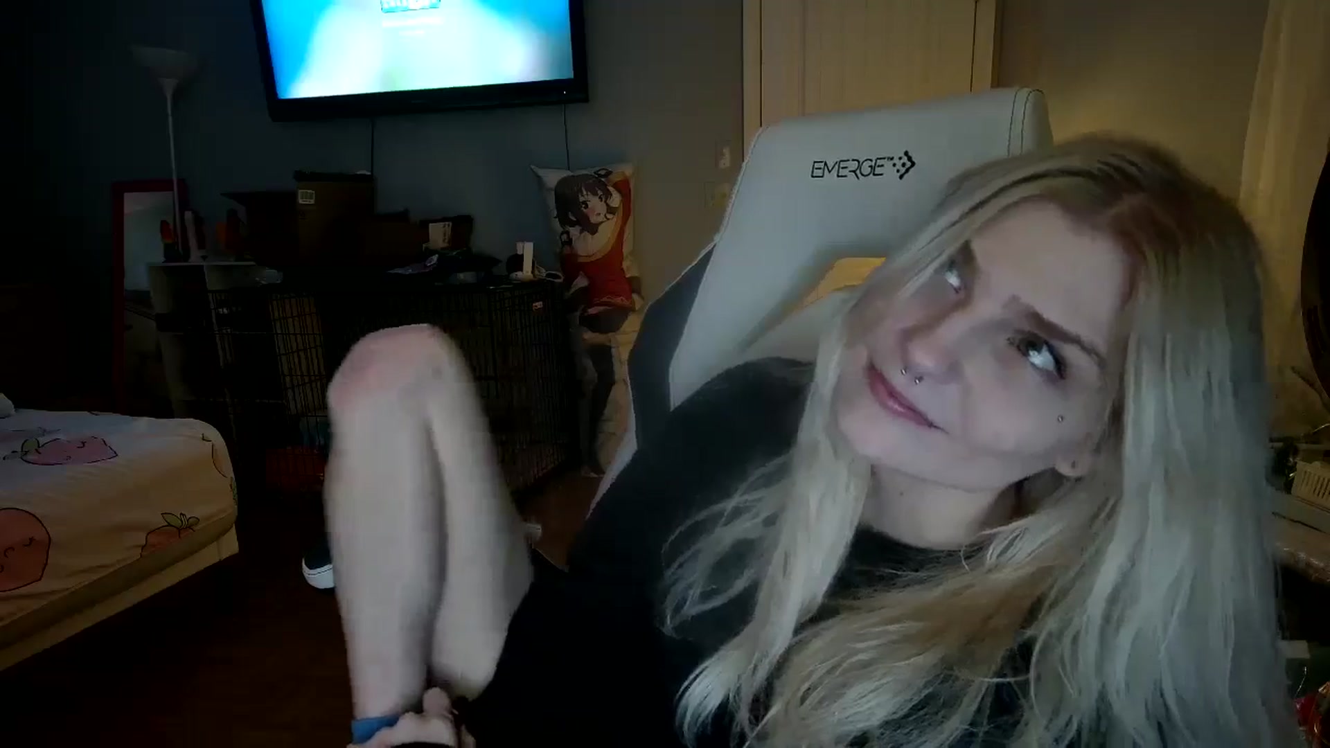 Gallery image thumbnail from DuckChan0's myfreecams stream on, 12/08/2024, 03:20 image 18 of 20