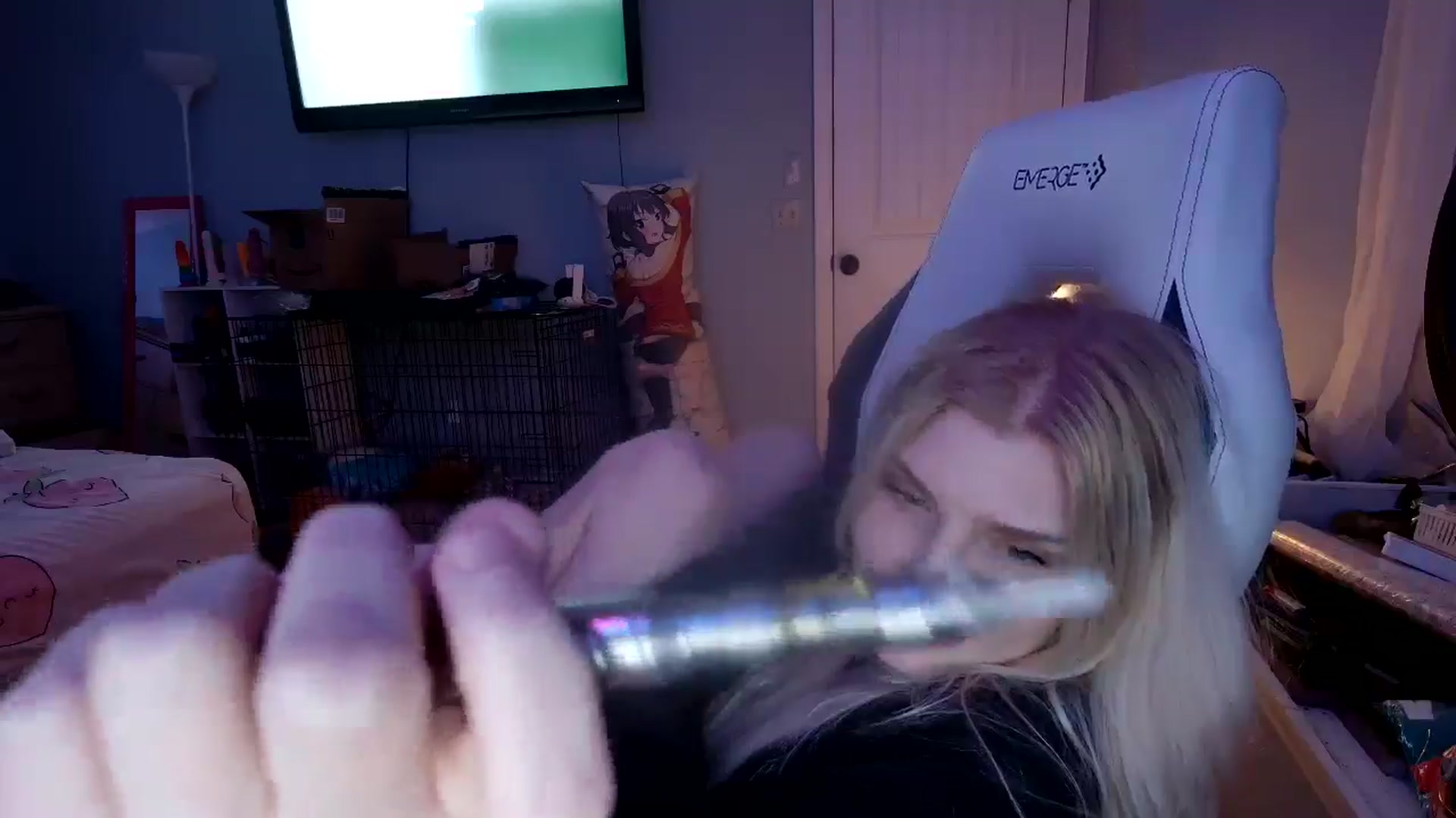 Gallery image thumbnail from DuckChan0's myfreecams stream on, 12/08/2024, 03:20 image 16 of 20