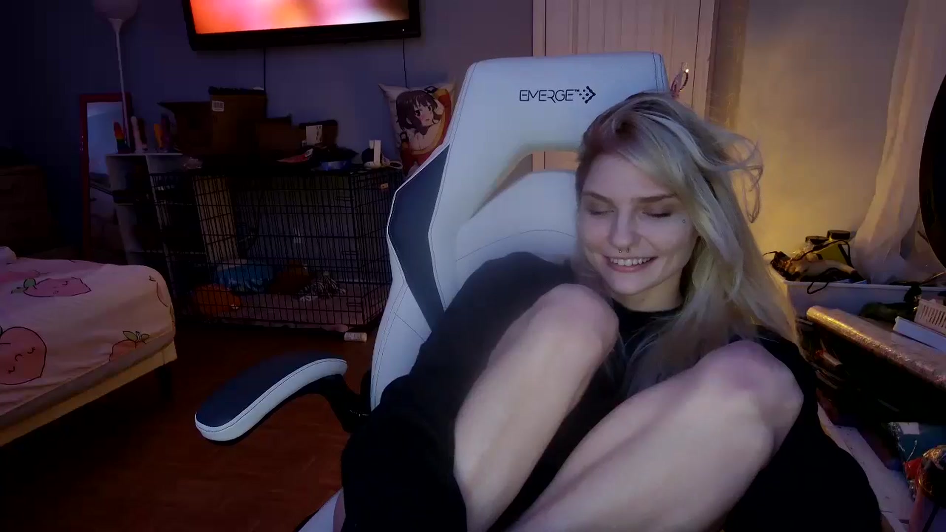 Gallery image thumbnail from DuckChan0's myfreecams stream on, 12/08/2024, 03:20 image 5 of 20