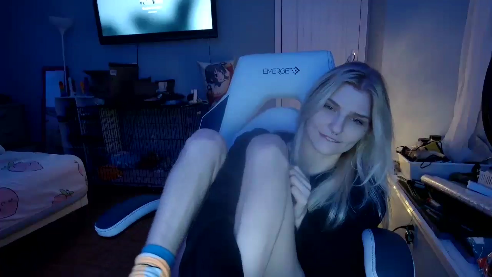 Gallery image thumbnail from DuckChan0's myfreecams stream on, 12/08/2024, 03:20 image 14 of 20