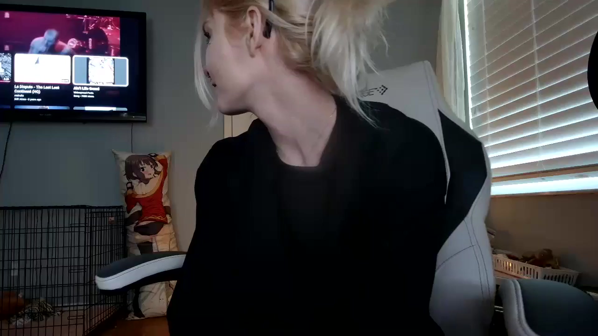 Gallery image thumbnail from DuckChan0's myfreecams stream on, 12/08/2024, 17:42 image 17 of 20