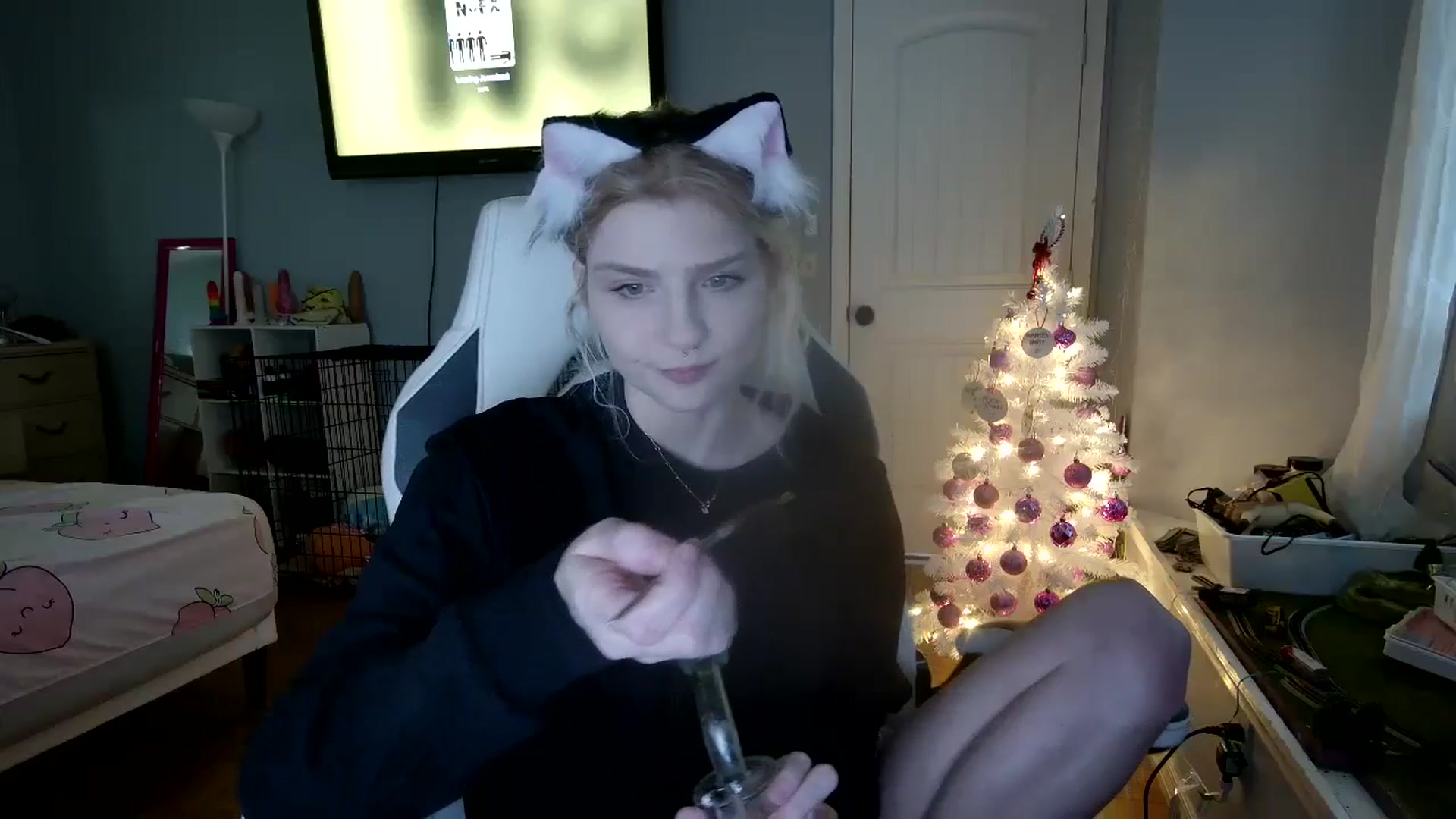Gallery image thumbnail from DuckChan0's myfreecams stream on, 12/08/2024, 18:14 image 3 of 20