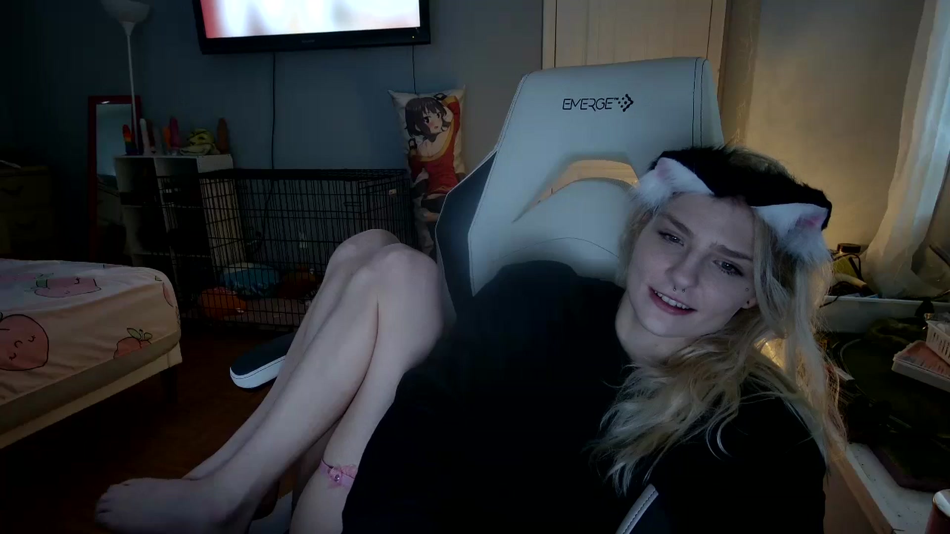 Gallery image thumbnail from DuckChan0's myfreecams stream on, 12/08/2024, 18:14 image 17 of 20