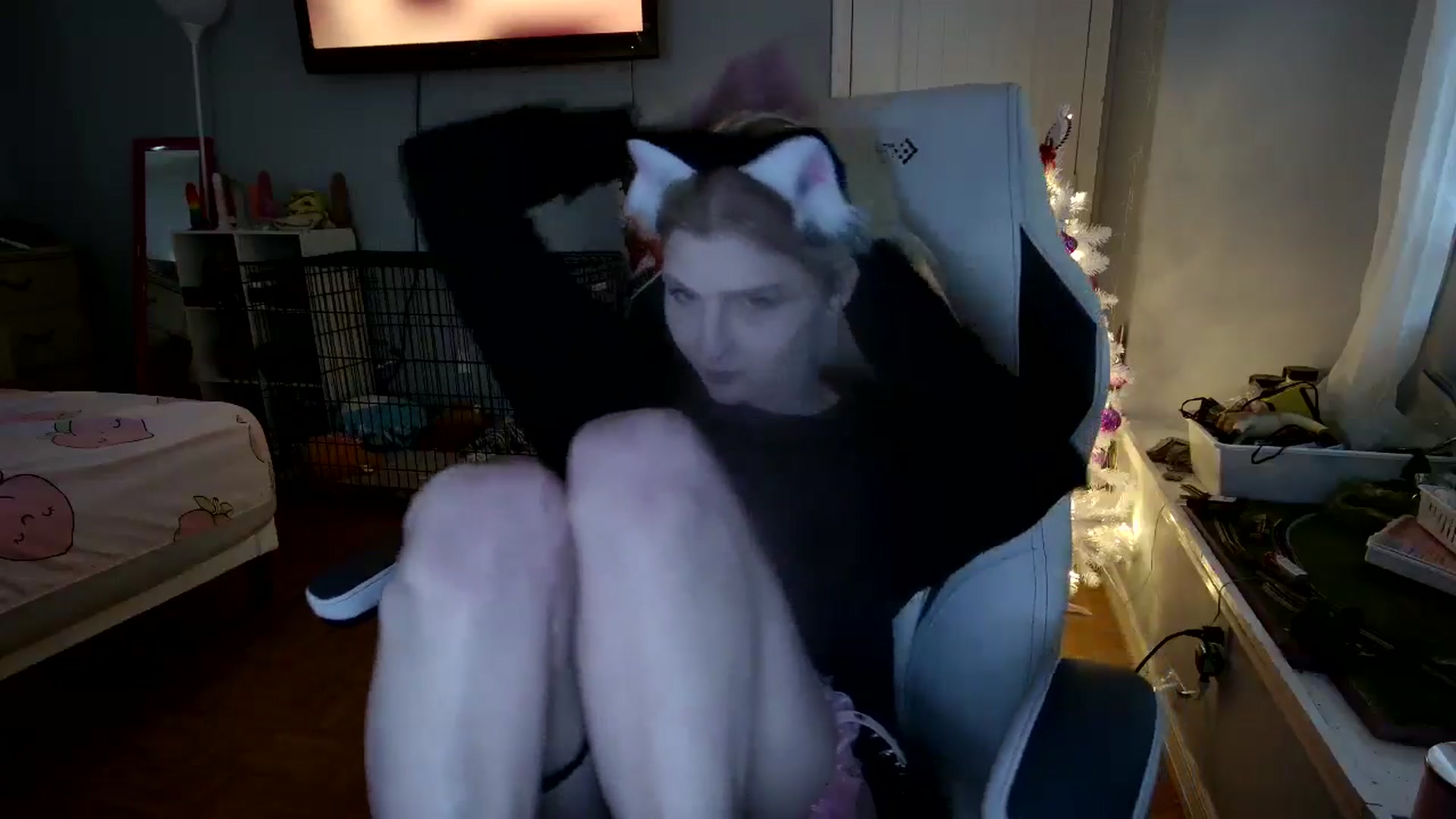 Gallery image thumbnail from DuckChan0's myfreecams stream on, 12/08/2024, 18:14 image 6 of 20