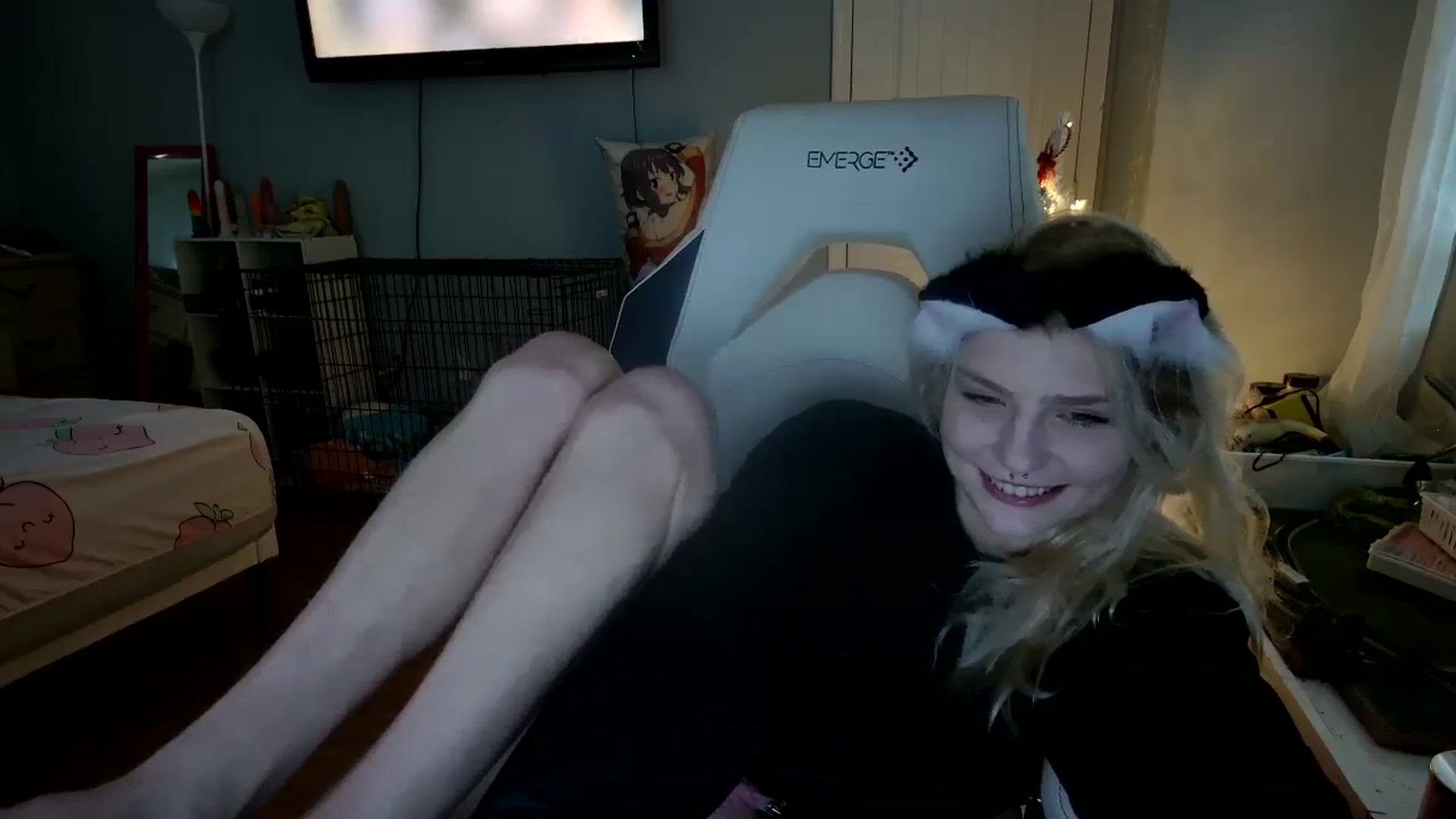 Gallery image thumbnail from DuckChan0's myfreecams stream on, 12/08/2024, 18:14 image 15 of 20