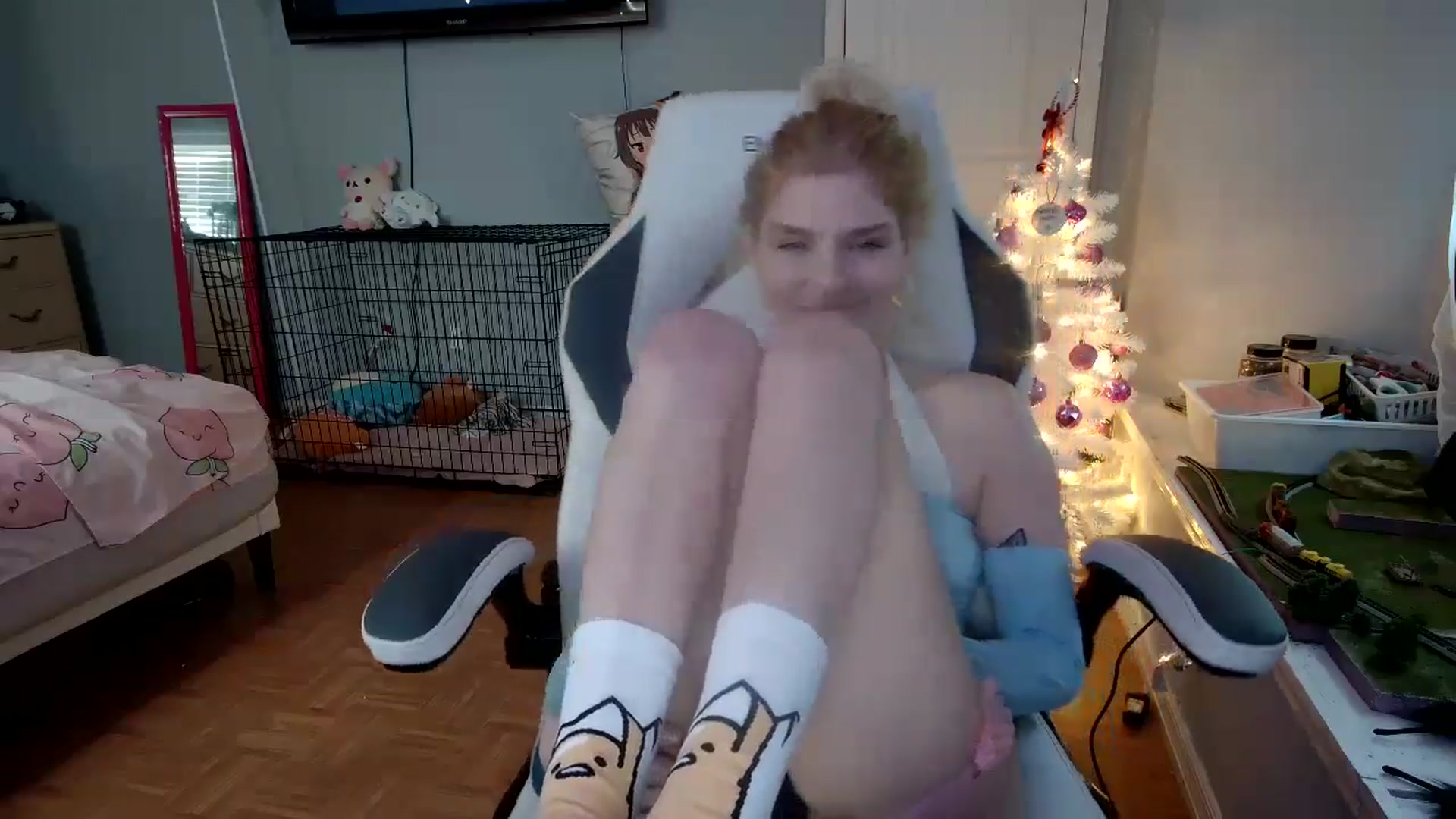 Gallery image thumbnail from DuckChan0's myfreecams stream on, 12/09/2024, 14:58 image 7 of 20
