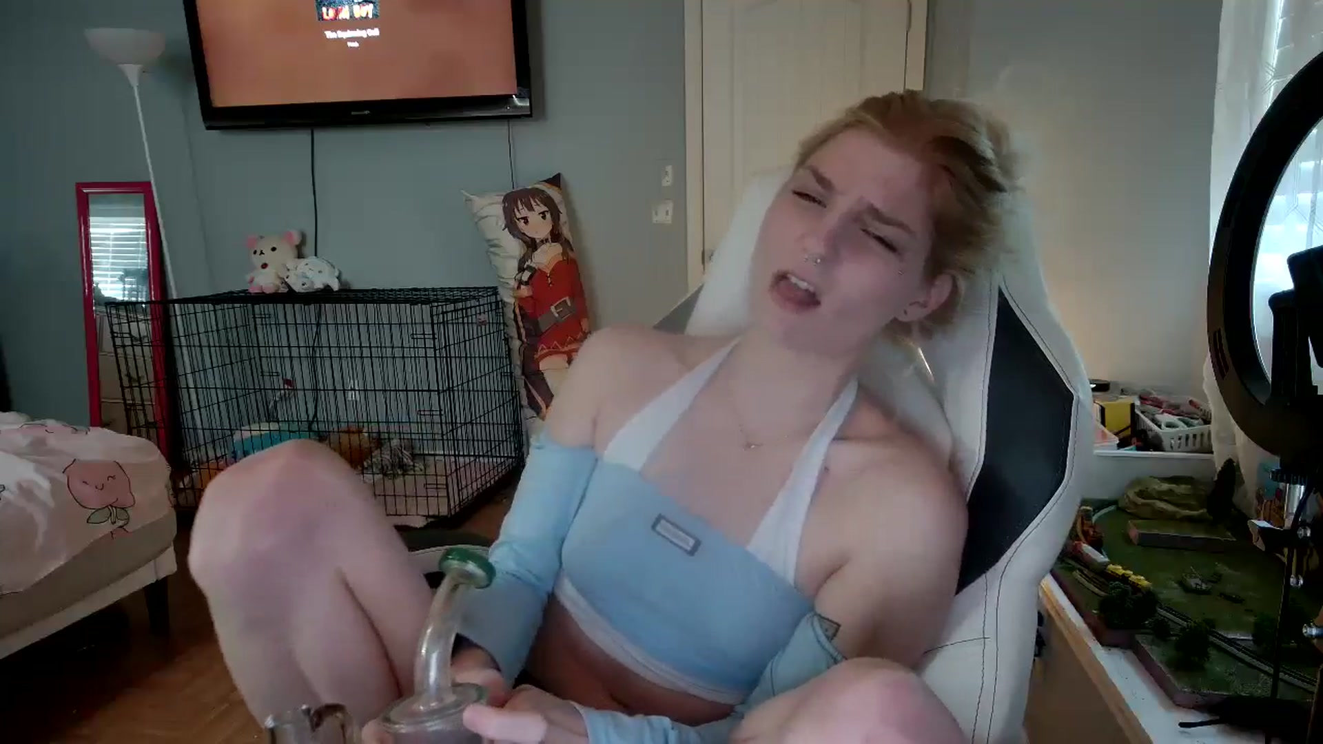 Gallery image thumbnail from DuckChan0's myfreecams stream on, 12/09/2024, 14:58 image 12 of 20