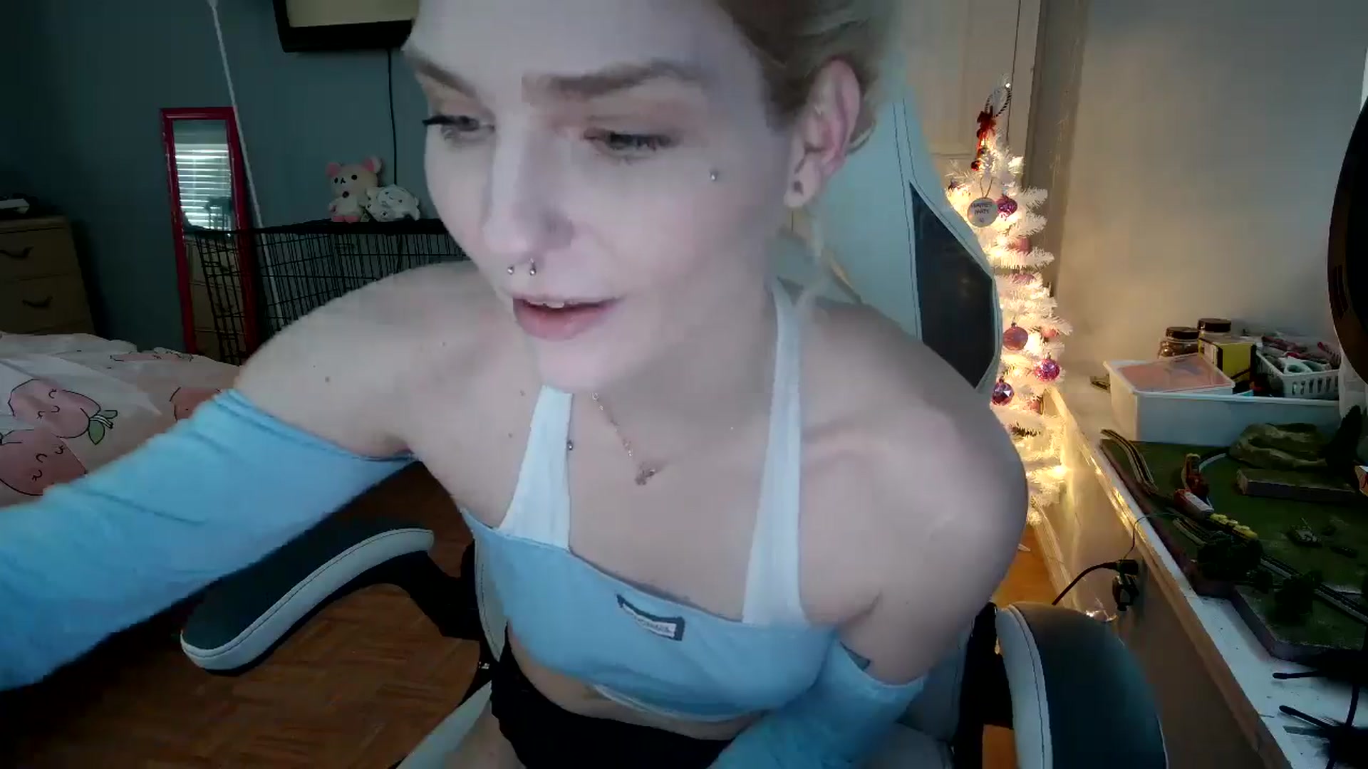Gallery image thumbnail from DuckChan0's myfreecams stream on, 12/09/2024, 14:58 image 3 of 20
