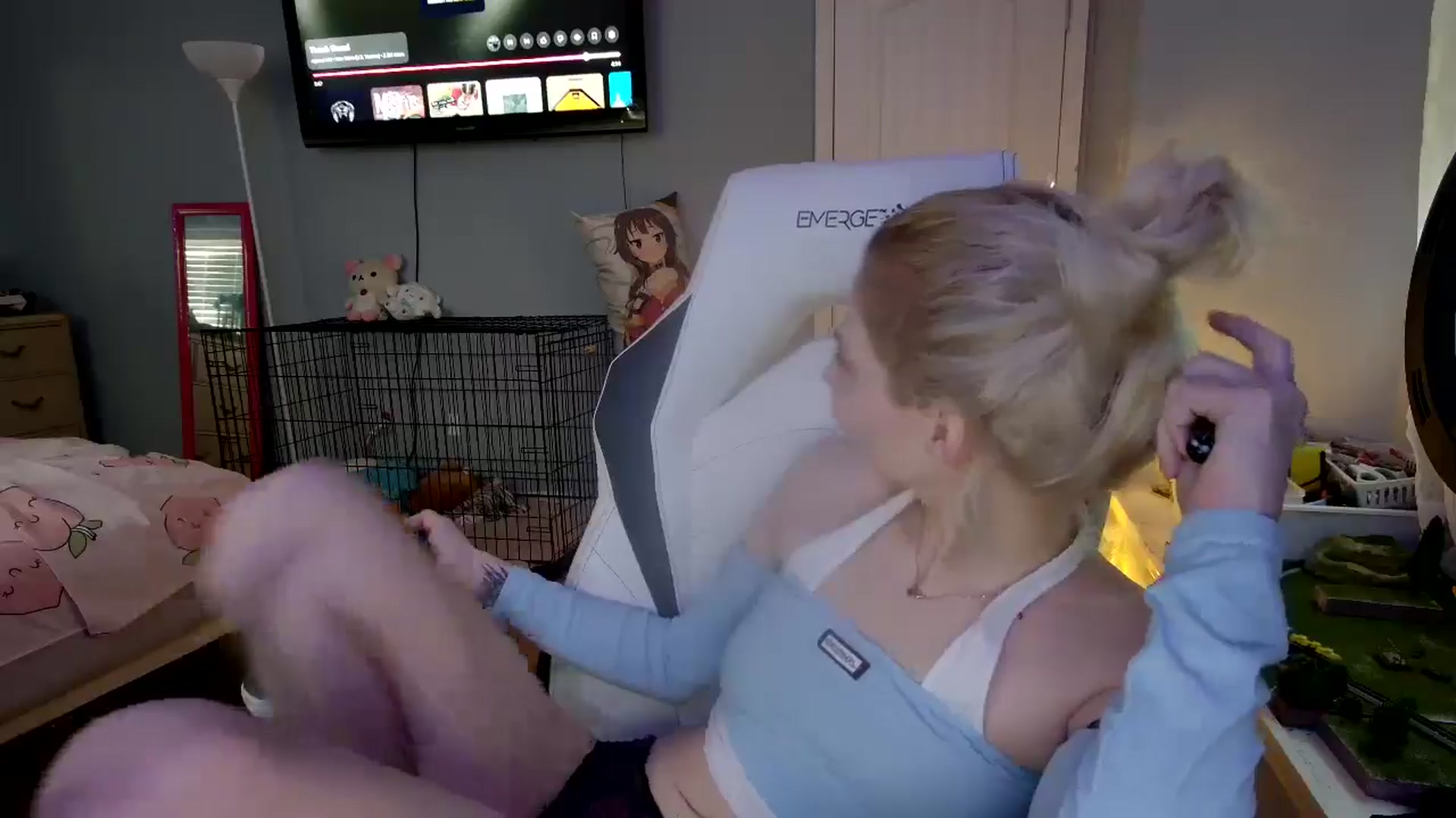 Gallery image thumbnail from DuckChan0's myfreecams stream on, 12/09/2024, 14:58 image 4 of 20