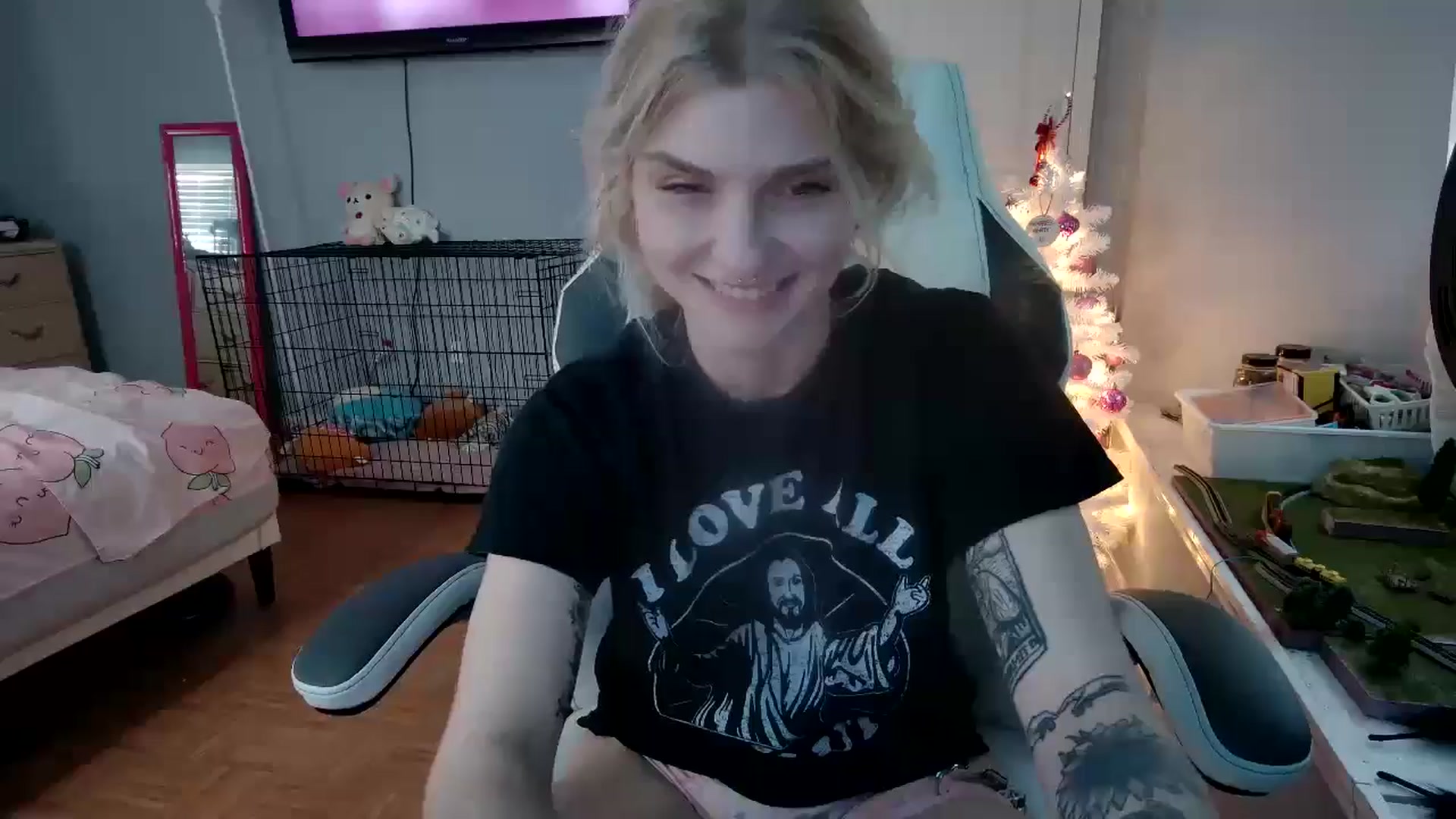 Gallery image thumbnail from DuckChan0's myfreecams stream on, 12/09/2024, 16:04 image 13 of 20