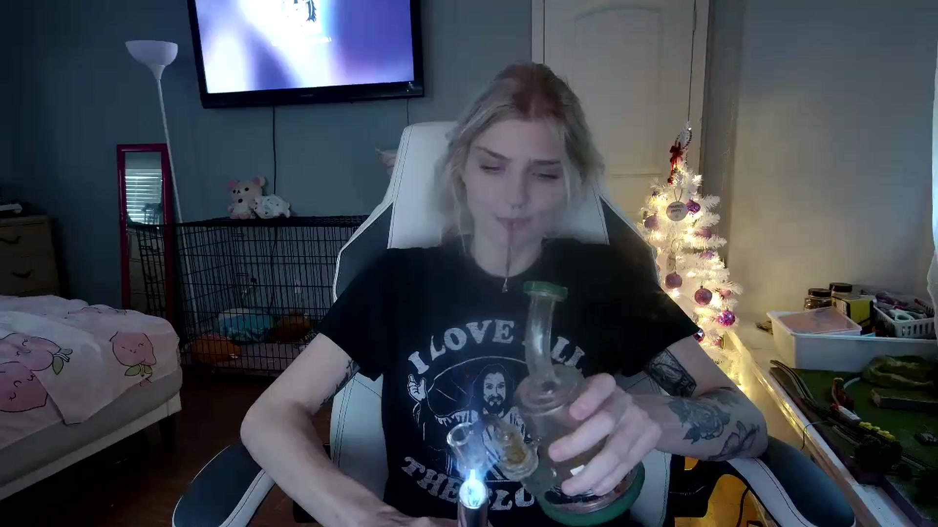 Gallery image thumbnail from DuckChan0's myfreecams stream on, 12/09/2024, 16:04 image 8 of 20