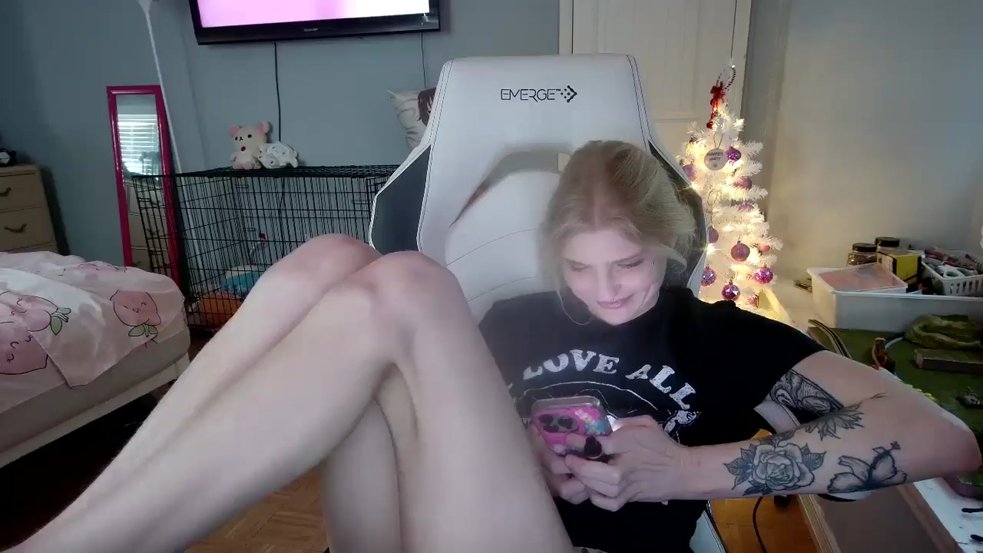 Gallery image thumbnail from DuckChan0's myfreecams stream on, 12/09/2024, 16:04 image 12 of 20