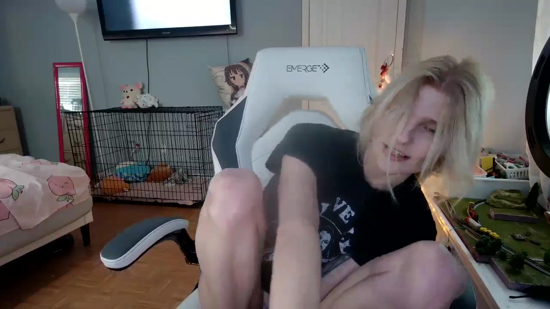 Gallery image thumbnail from DuckChan0's myfreecams stream on, 12/09/2024, 16:04 image 20 of 20