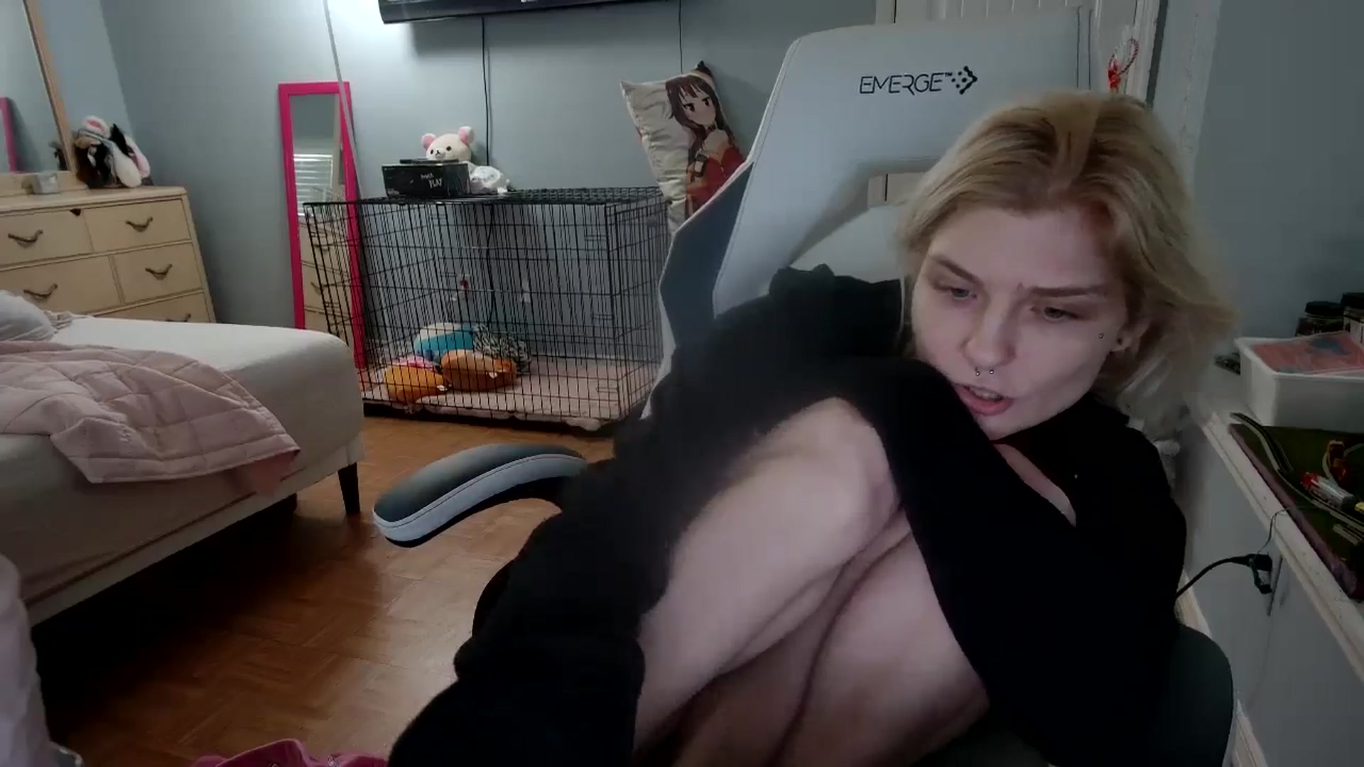 Gallery image thumbnail from DuckChan0's myfreecams stream on, 12/10/2024, 13:56 image 18 of 20