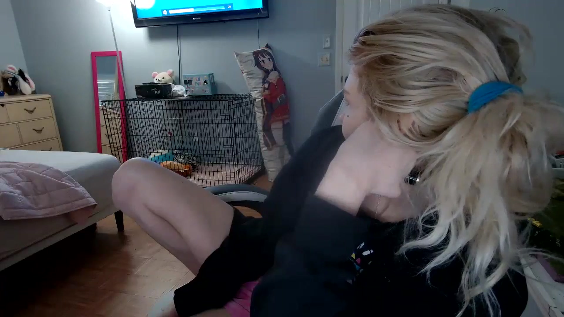 Gallery image thumbnail from DuckChan0's myfreecams stream on, 12/10/2024, 13:56 image 3 of 20