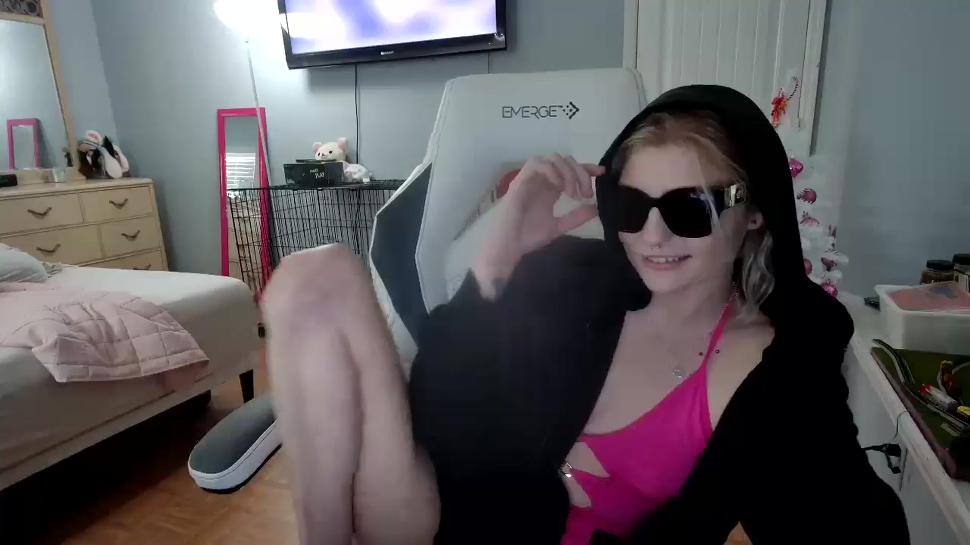 Gallery image thumbnail from DuckChan0's myfreecams stream on, 12/10/2024, 16:05 image 18 of 20