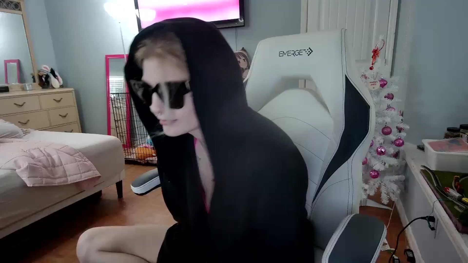 Gallery image thumbnail from DuckChan0's myfreecams stream on, 12/10/2024, 16:05 image 17 of 20