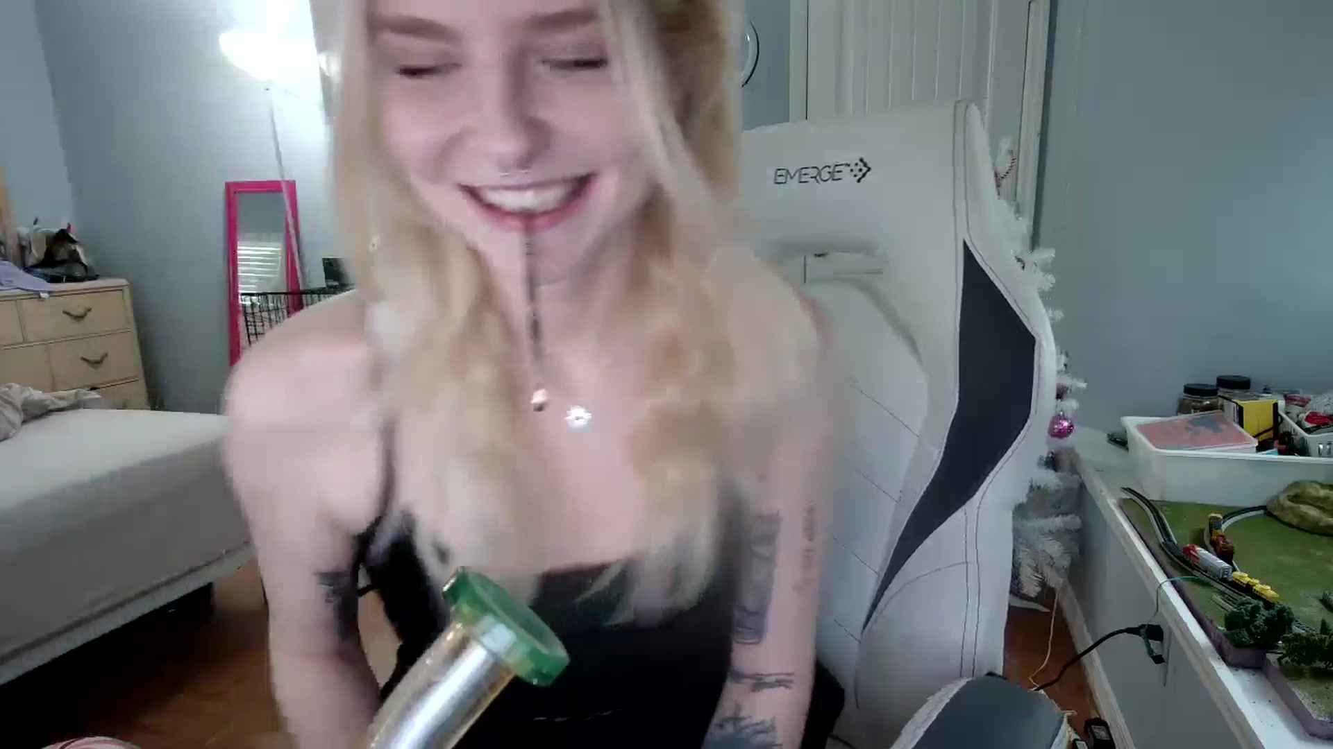 Gallery image thumbnail from DuckChan0's myfreecams stream on, 12/11/2024, 16:24 image 8 of 20