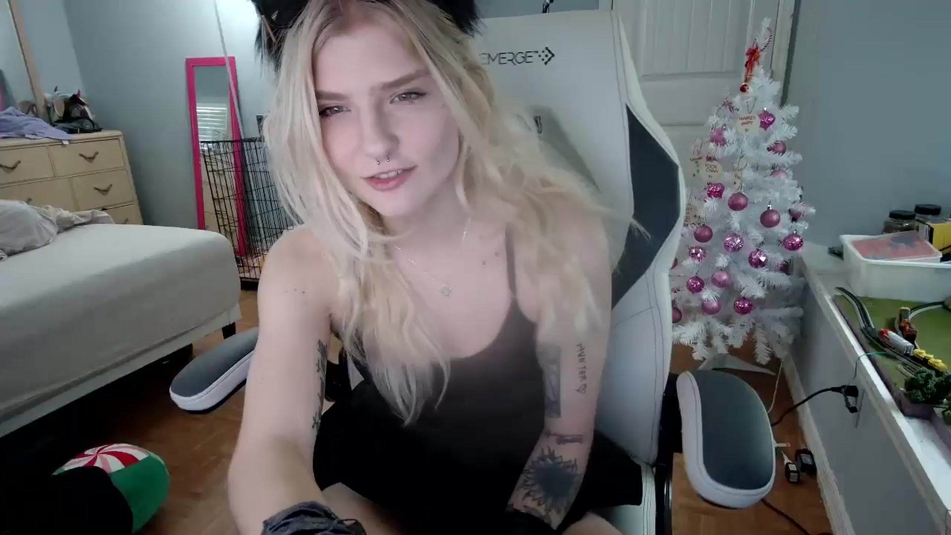 Gallery image thumbnail from DuckChan0's myfreecams stream on, 12/11/2024, 16:24 image 1 of 20