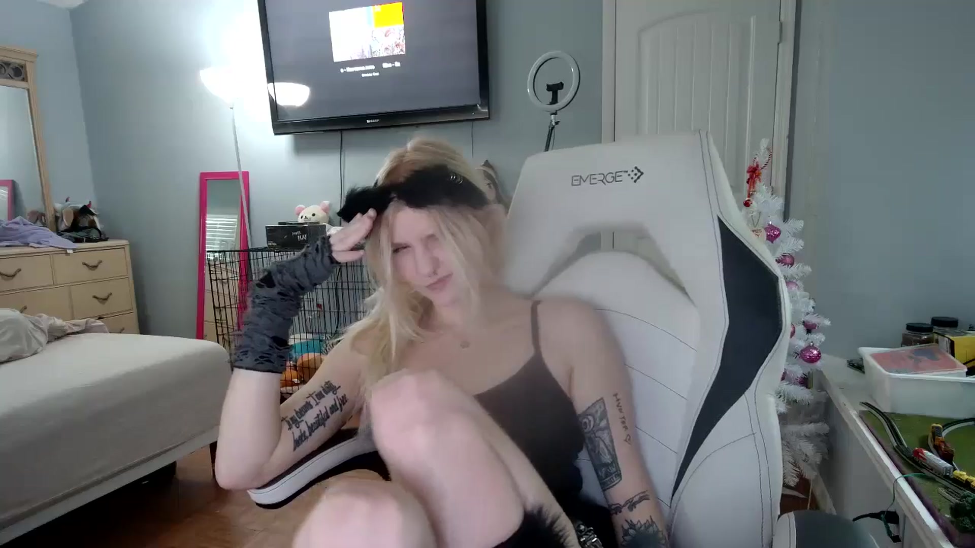 Gallery image thumbnail from DuckChan0's myfreecams stream on, 12/11/2024, 16:24 image 5 of 20