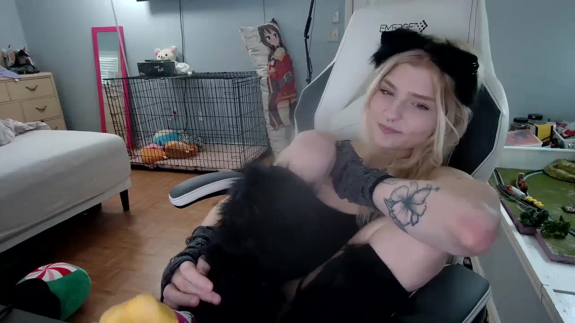 Gallery image thumbnail from DuckChan0's myfreecams stream on, 12/11/2024, 16:24 image 15 of 20