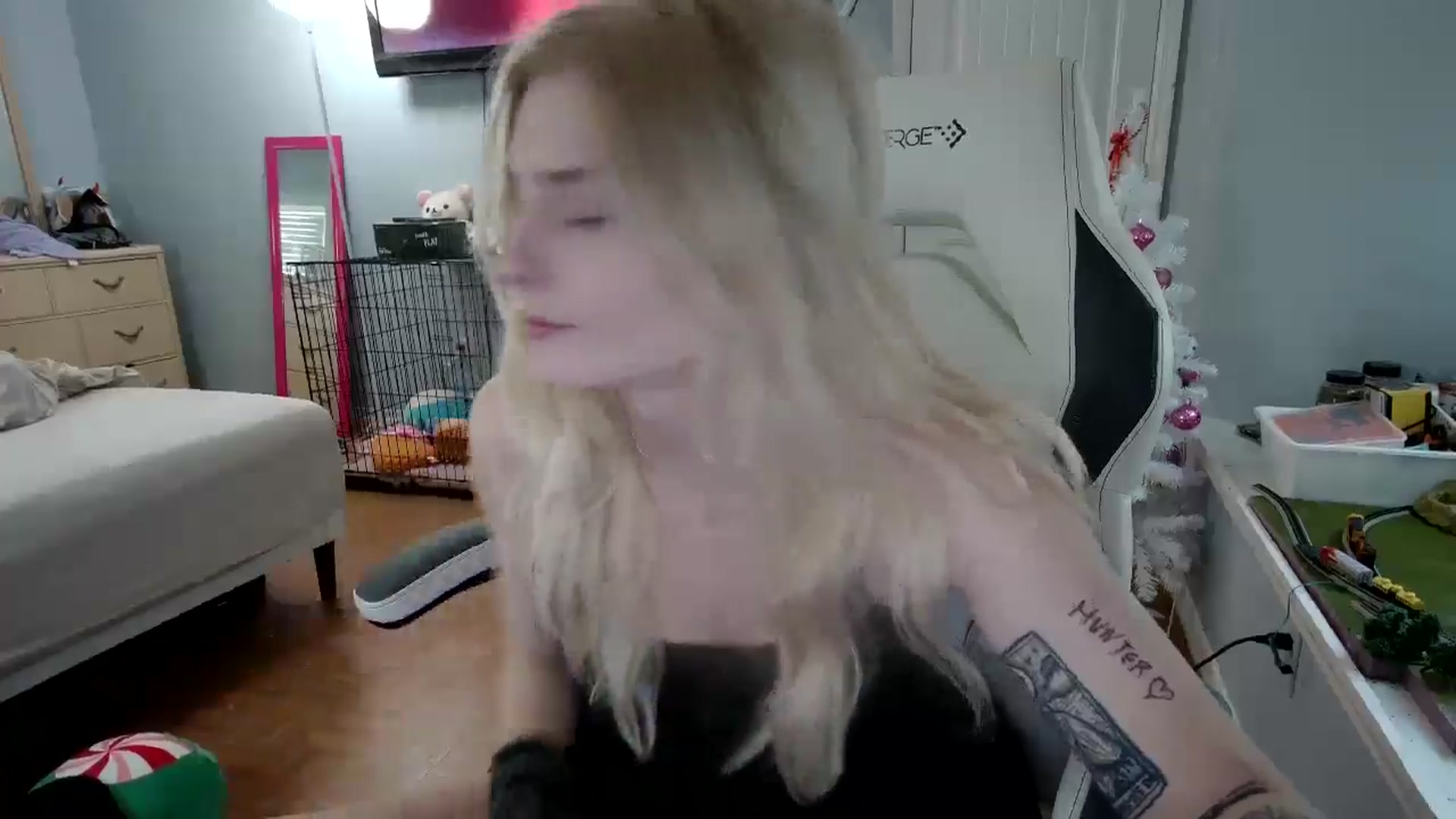 Gallery image thumbnail from DuckChan0's myfreecams stream on, 12/11/2024, 17:09 image 16 of 20