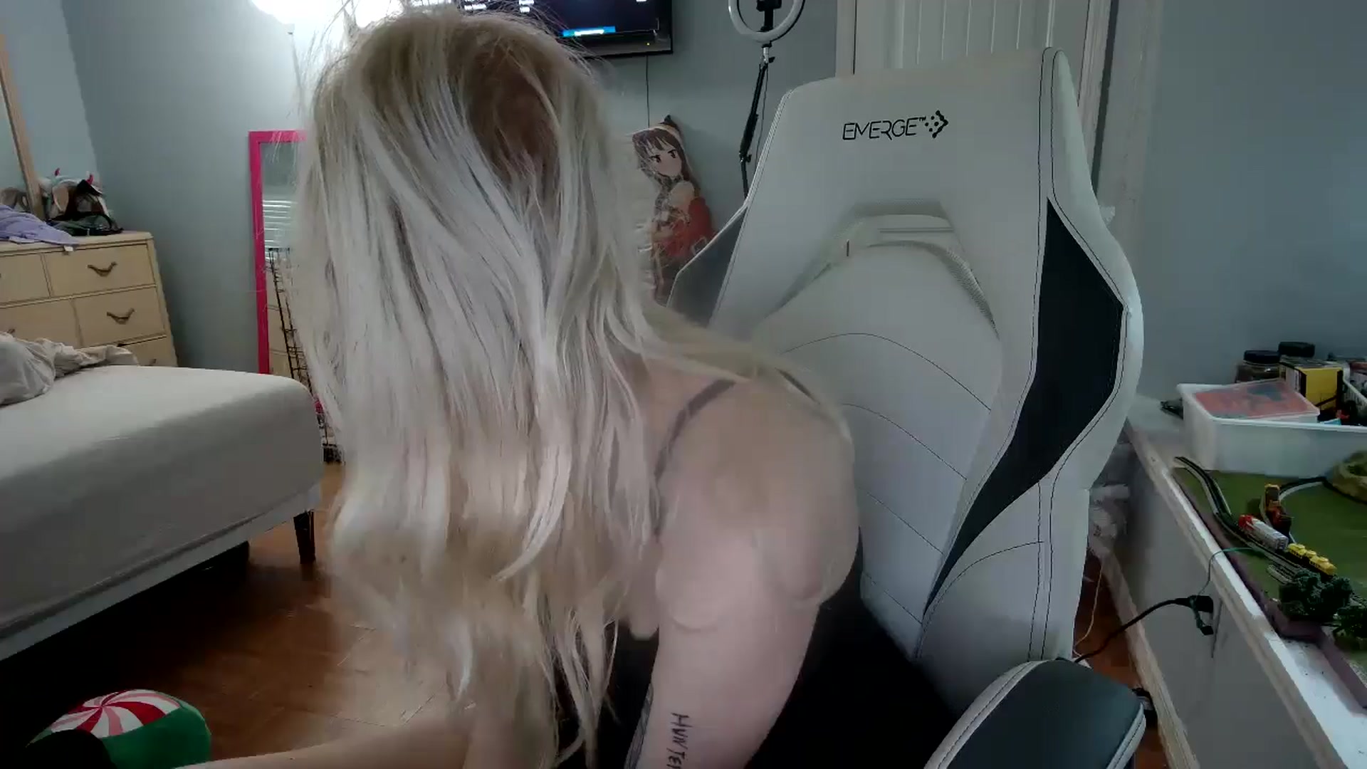 Gallery image thumbnail from DuckChan0's myfreecams stream on, 12/11/2024, 17:09 image 15 of 20
