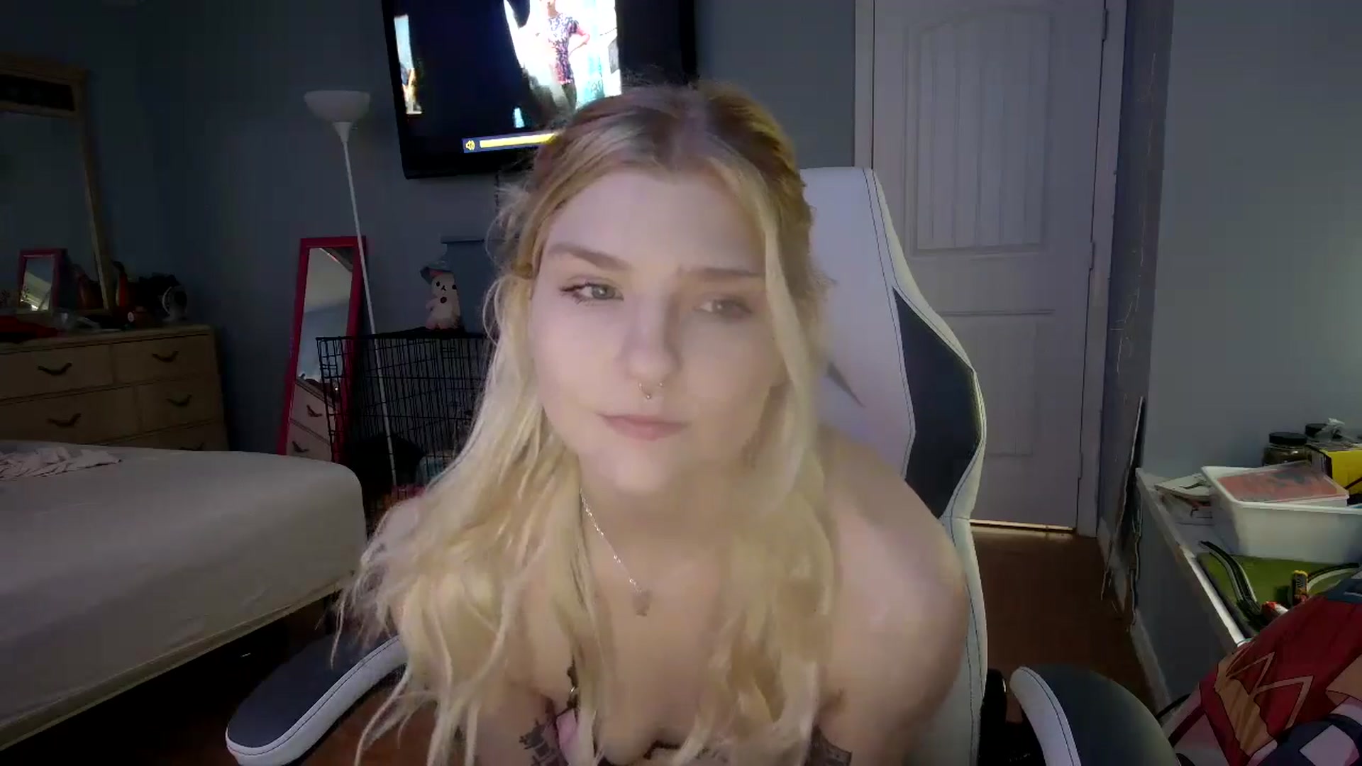 Gallery image thumbnail from DuckChan0's myfreecams stream on, 12/14/2024, 16:09 image 10 of 20