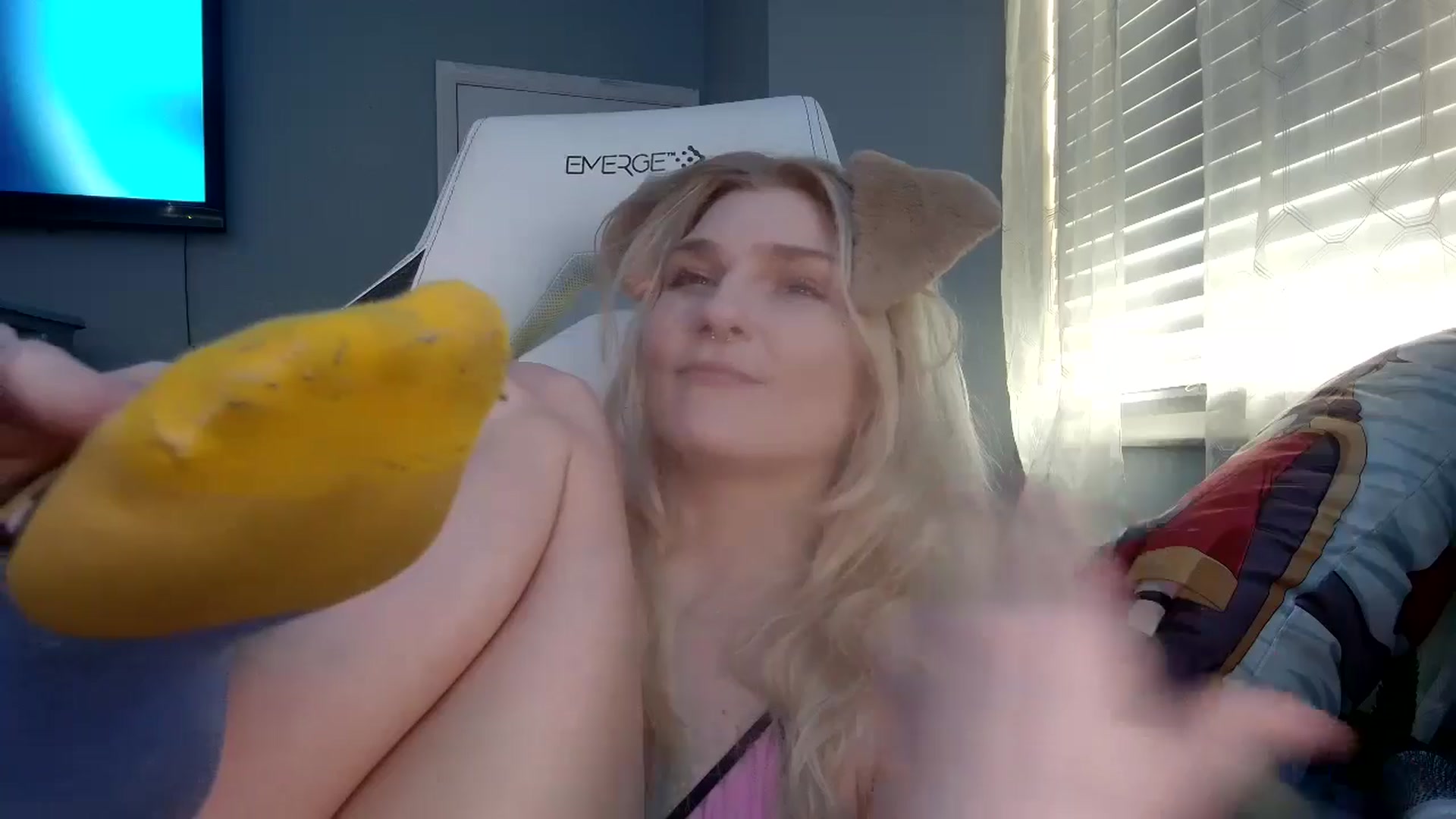 Gallery image thumbnail from DuckChan0's myfreecams stream on, 12/14/2024, 18:10 image 15 of 20