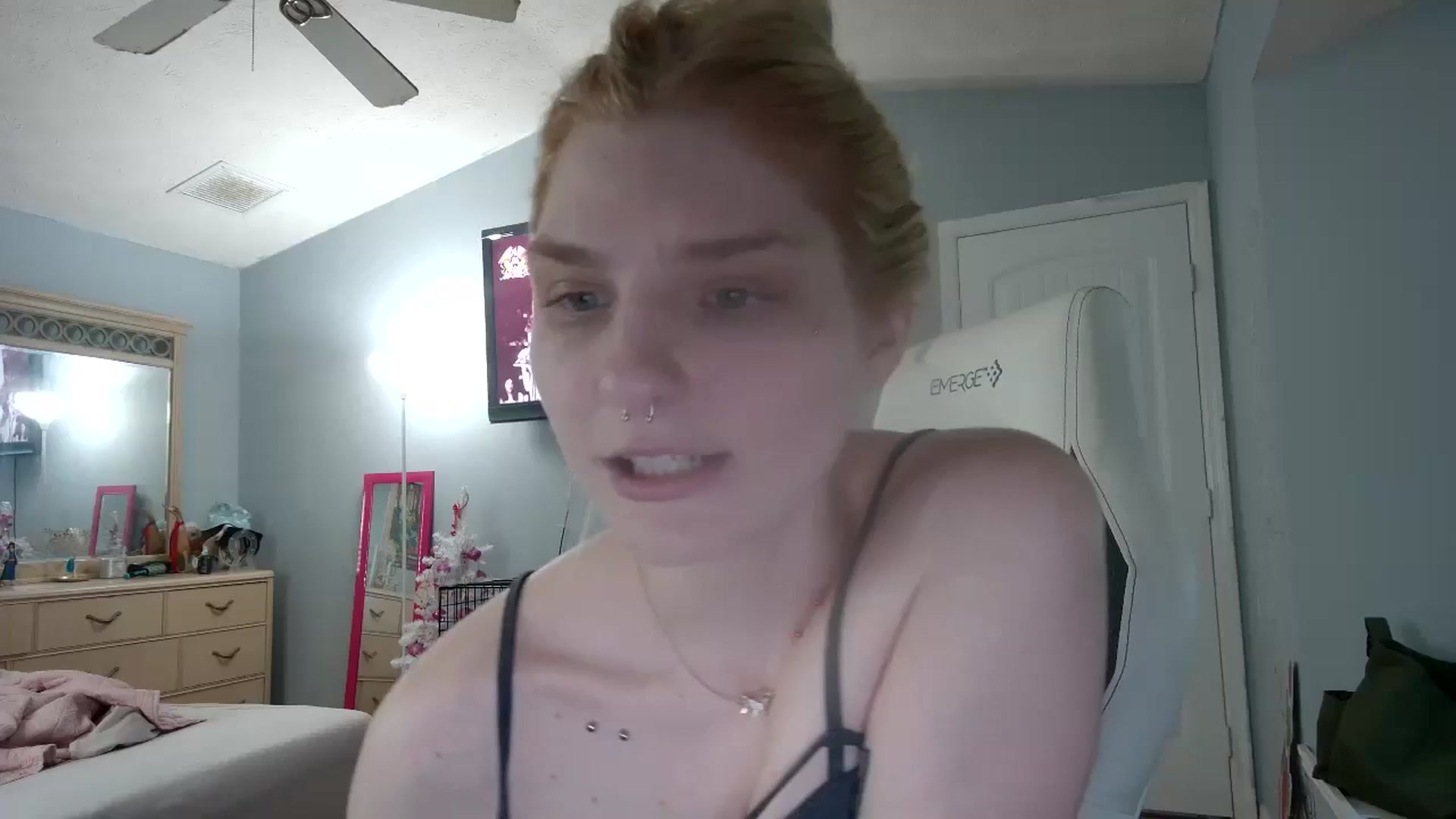 Gallery image thumbnail from DuckChan0's myfreecams stream on, 12/16/2024, 15:03 image 6 of 20