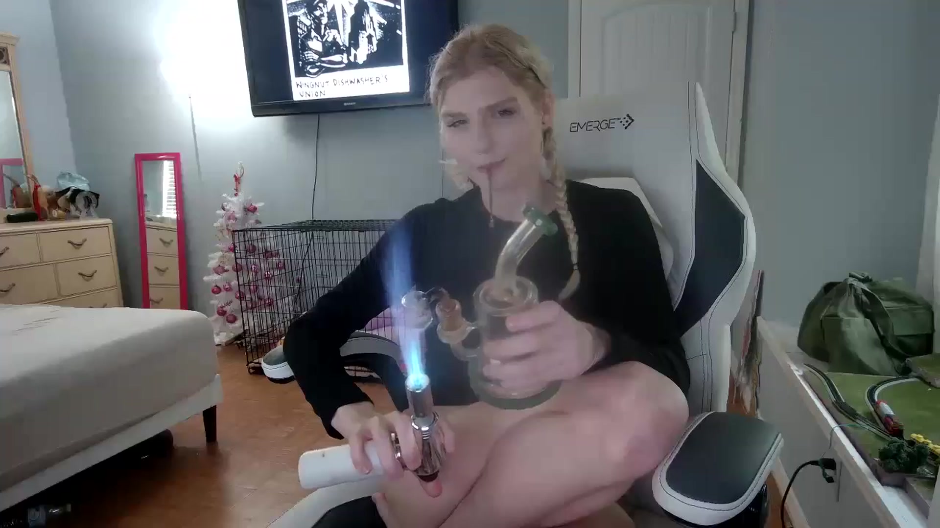 Gallery image thumbnail from DuckChan0's myfreecams stream on, 12/17/2024, 15:21 image 5 of 20