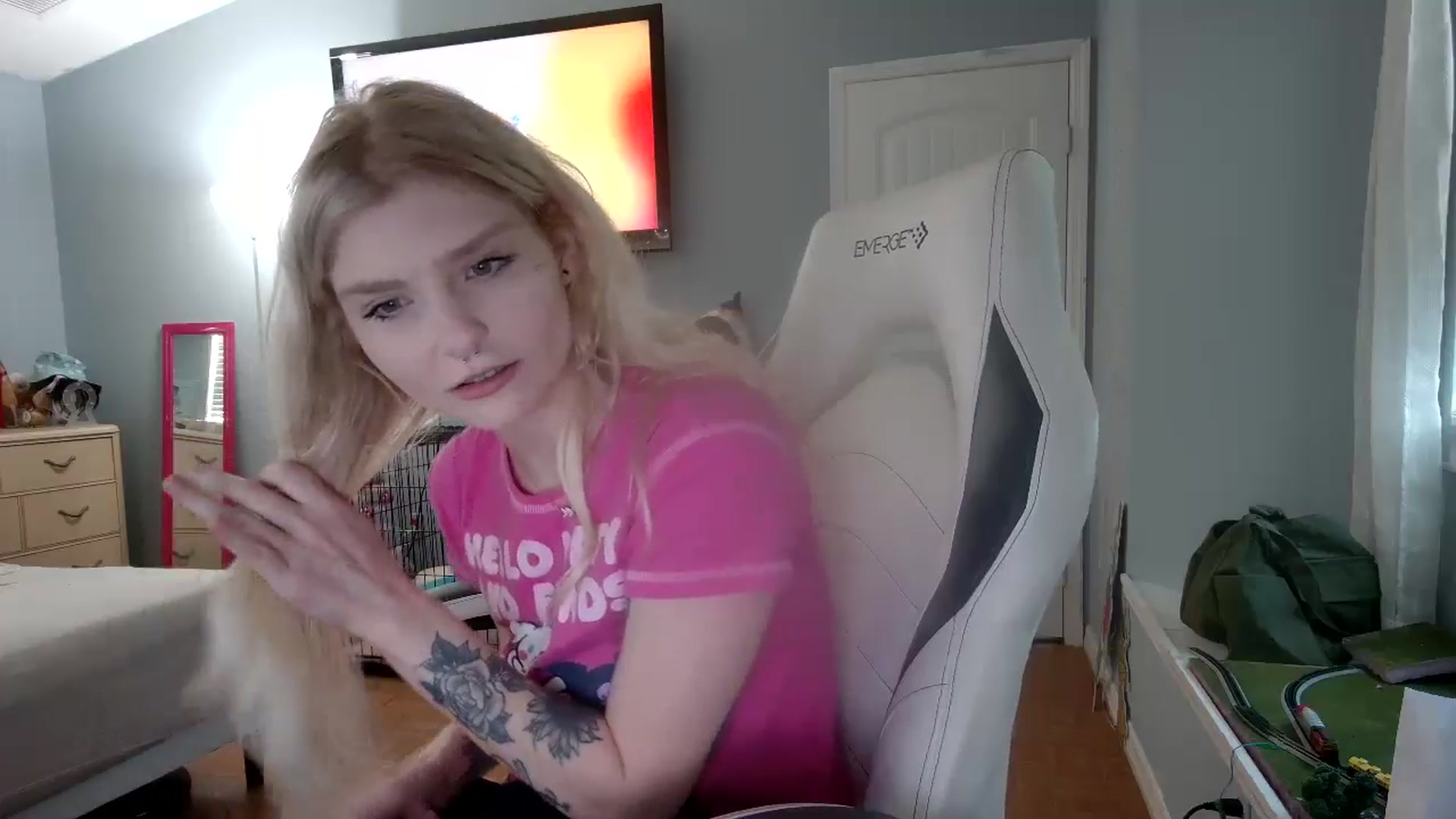 Gallery image thumbnail from DuckChan0's myfreecams stream on, 12/17/2024, 15:21 image 2 of 20