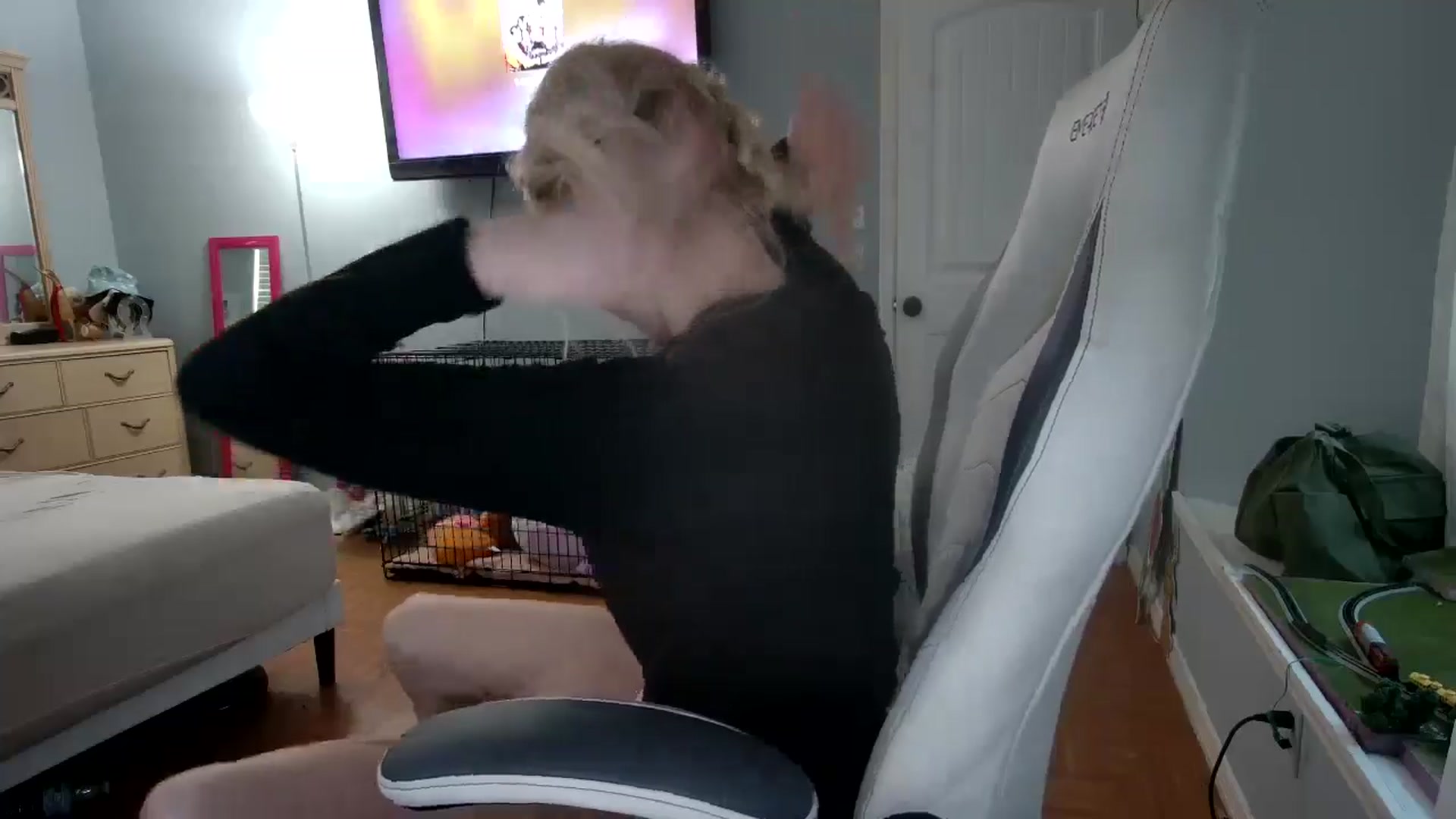 Gallery image thumbnail from DuckChan0's myfreecams stream on, 12/17/2024, 15:21 image 4 of 20