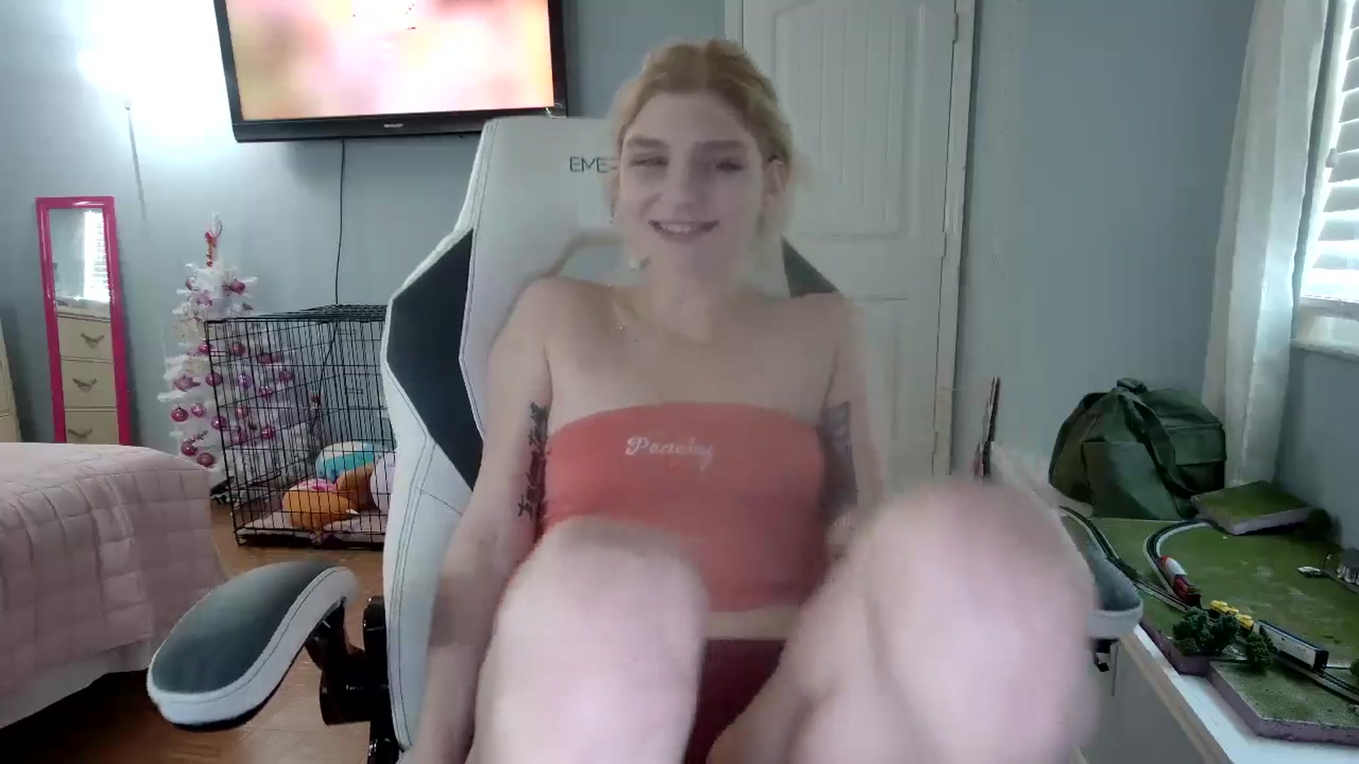Gallery image thumbnail from DuckChan0's myfreecams stream on, 12/18/2024, 16:17 image 9 of 20