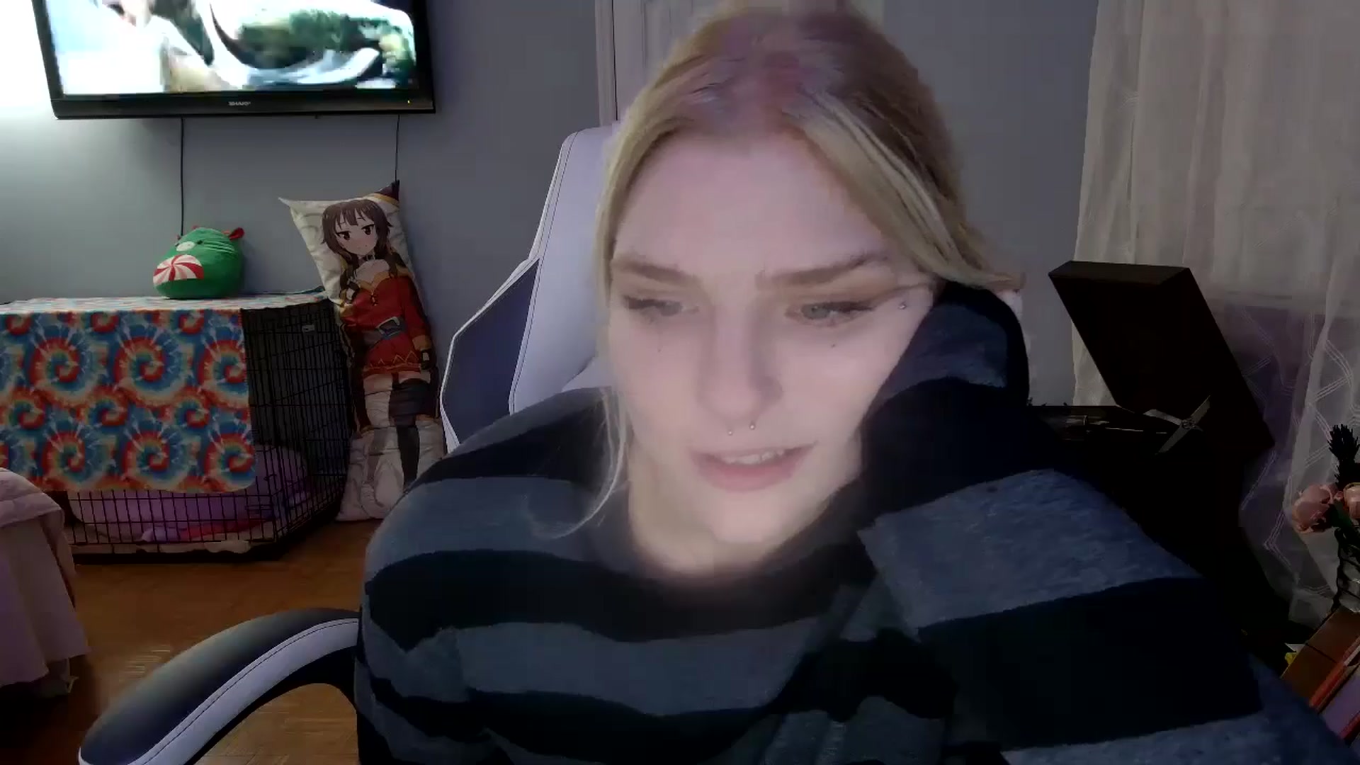 Gallery image thumbnail from DuckChan0's myfreecams stream on, 12/26/2024, 24:21 image 9 of 20