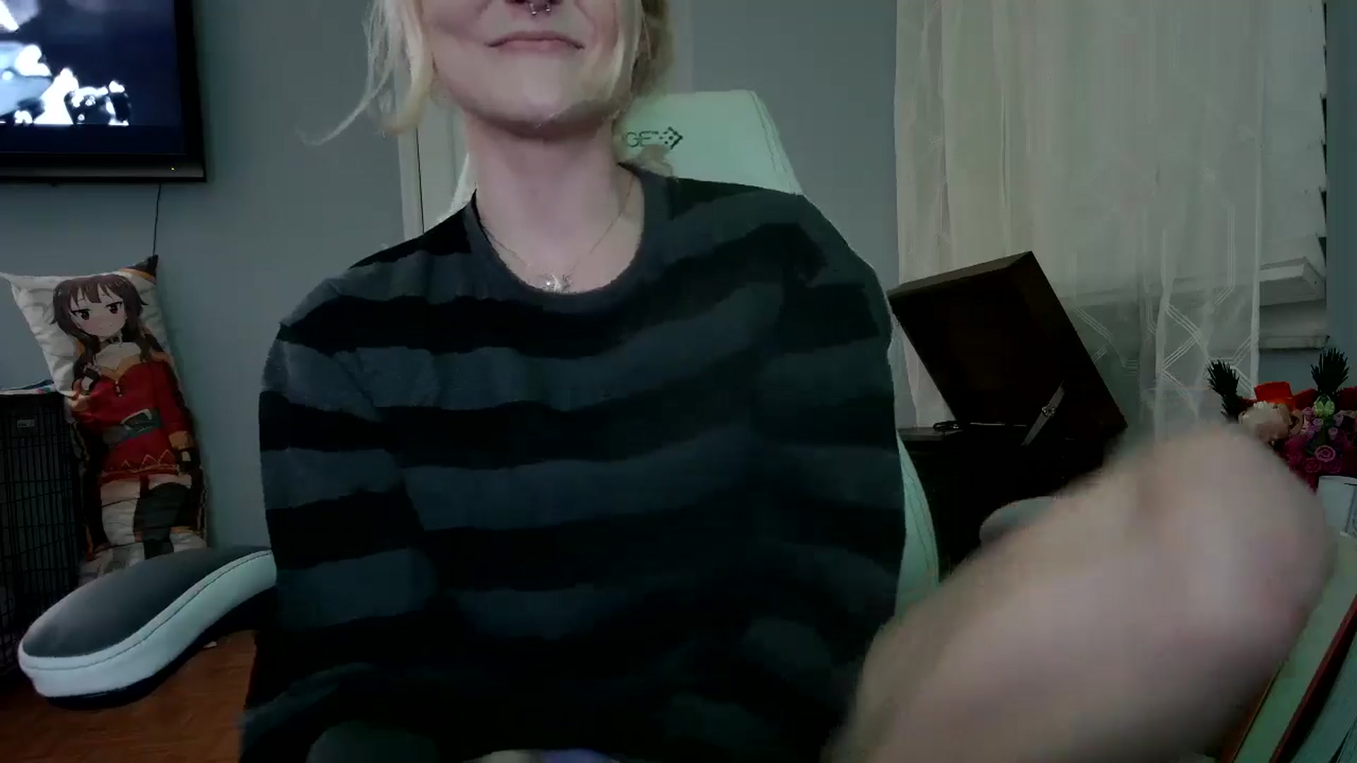 Gallery image thumbnail from DuckChan0's myfreecams stream on, 12/26/2024, 24:21 image 13 of 20