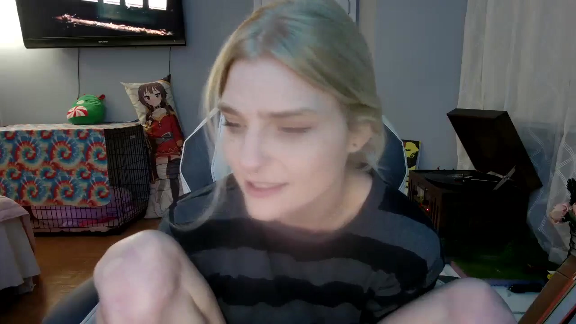 Gallery image thumbnail from DuckChan0's myfreecams stream on, 12/26/2024, 24:21 image 6 of 20