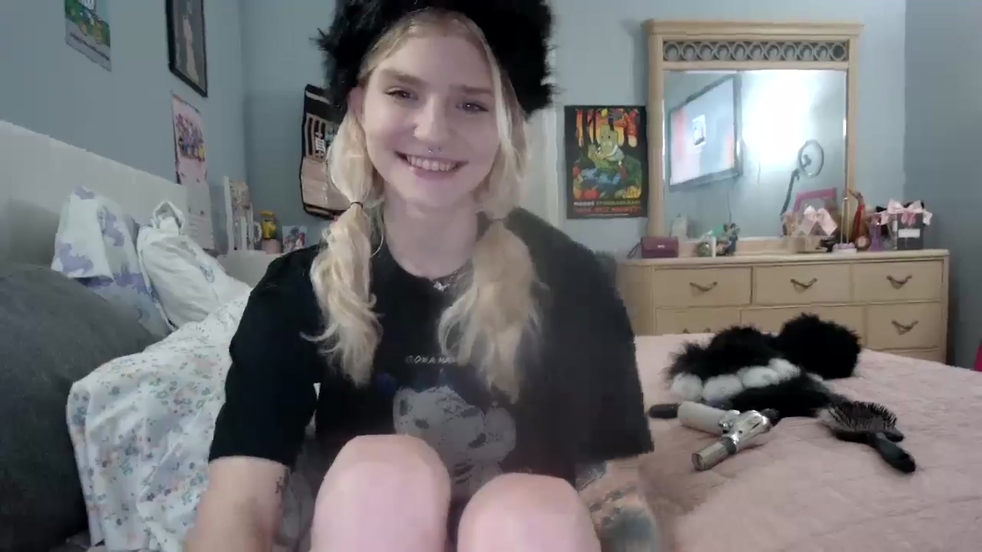 Gallery image thumbnail from DuckChan0's myfreecams stream on, 12/26/2024, 17:01 image 5 of 20