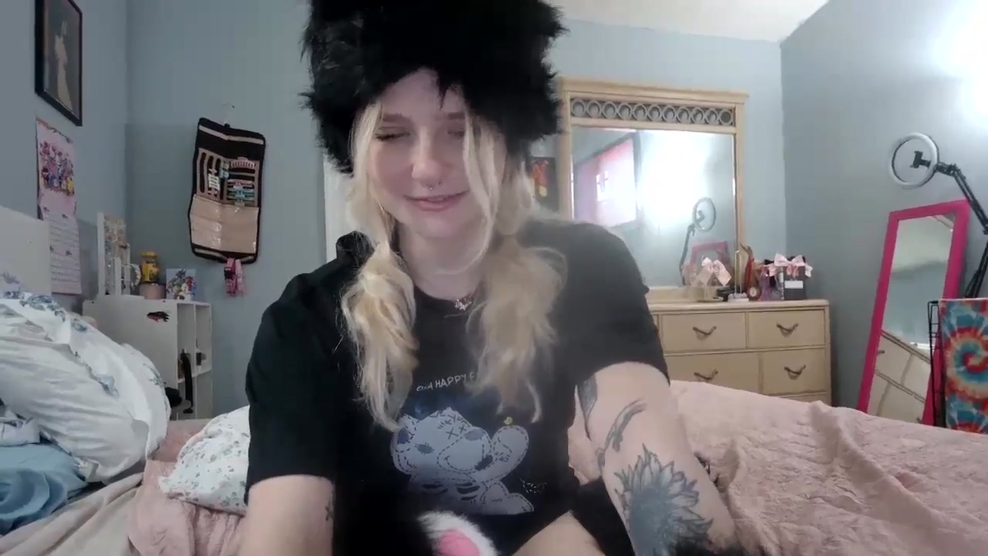 Gallery image thumbnail from DuckChan0's myfreecams stream on, 12/26/2024, 17:01 image 20 of 20