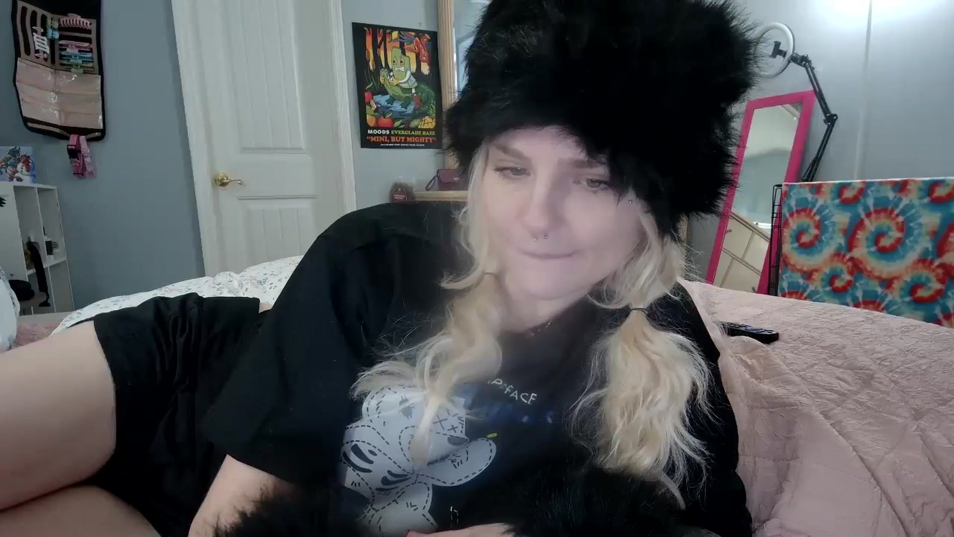 Gallery image thumbnail from DuckChan0's myfreecams stream on, 12/26/2024, 17:01 image 19 of 20
