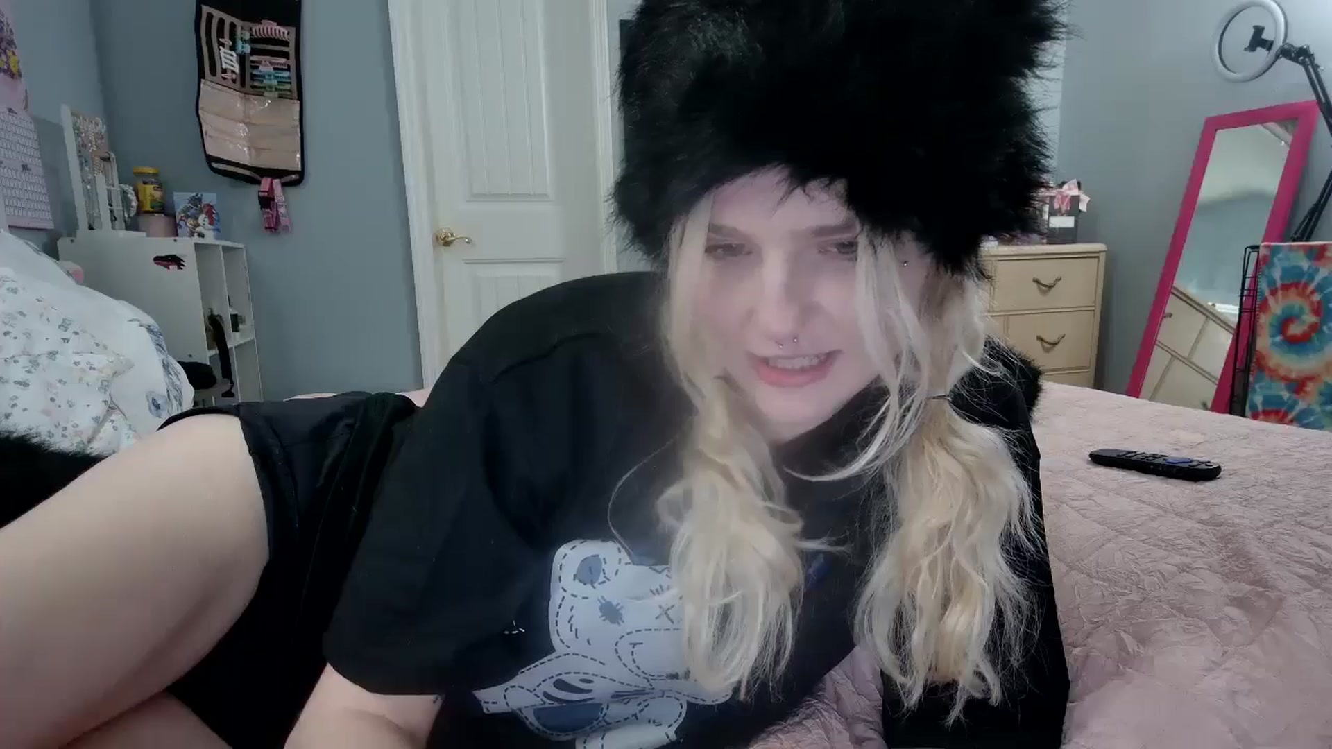 Gallery image thumbnail from DuckChan0's myfreecams stream on, 12/26/2024, 17:01 image 15 of 20