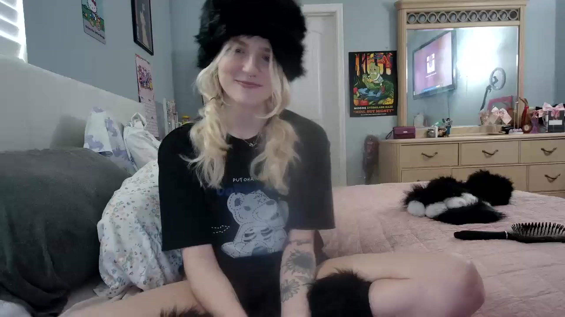 Gallery image thumbnail from DuckChan0's myfreecams stream on, 12/26/2024, 17:01 image 2 of 20