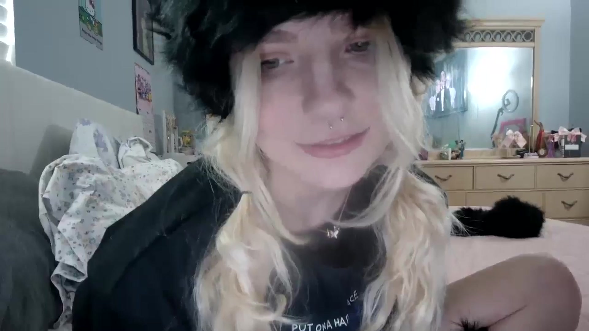 Gallery image thumbnail from DuckChan0's myfreecams stream on, 12/26/2024, 17:01 image 12 of 20